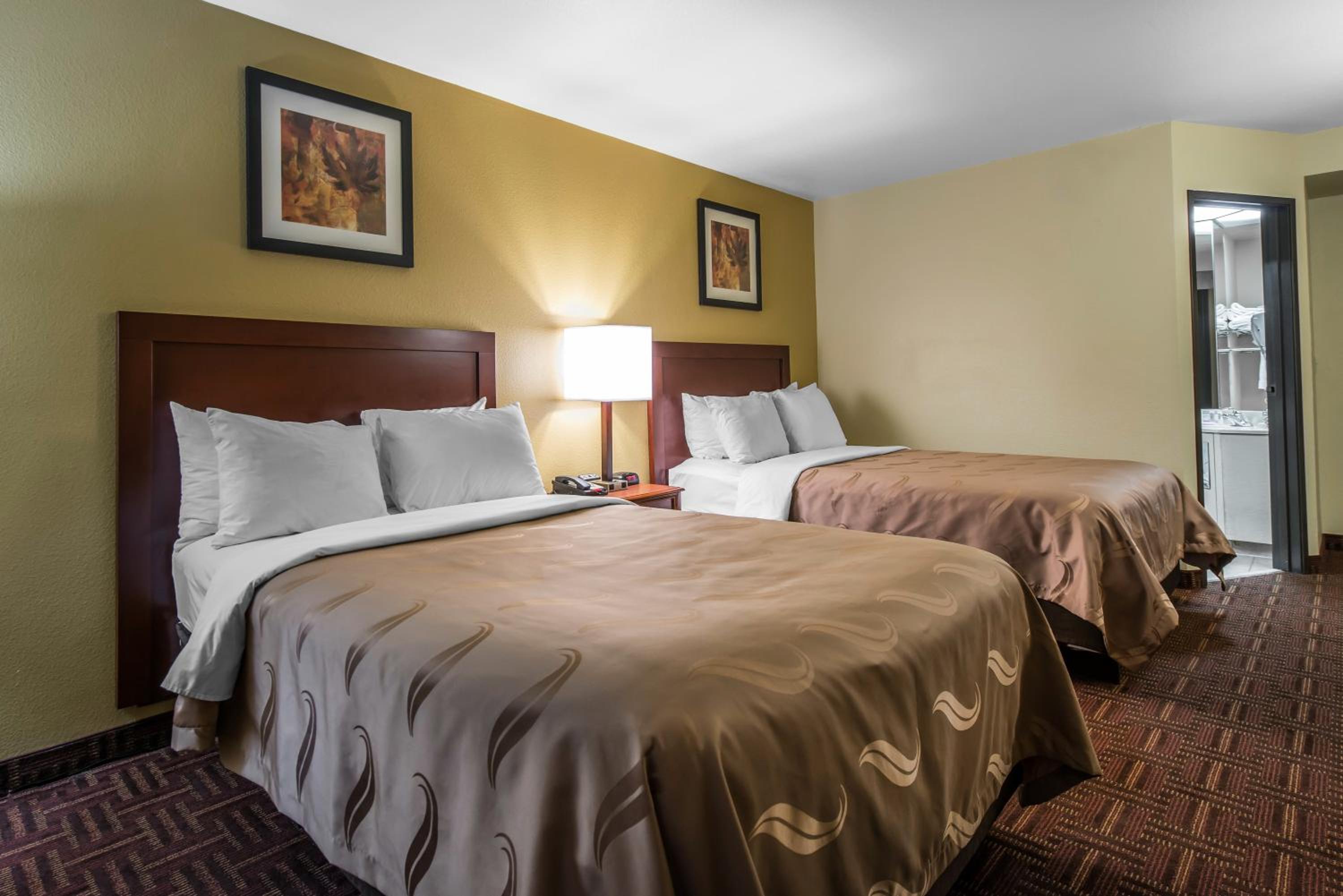 Double Room with Two Double Beds - Non-Smoking photo 1