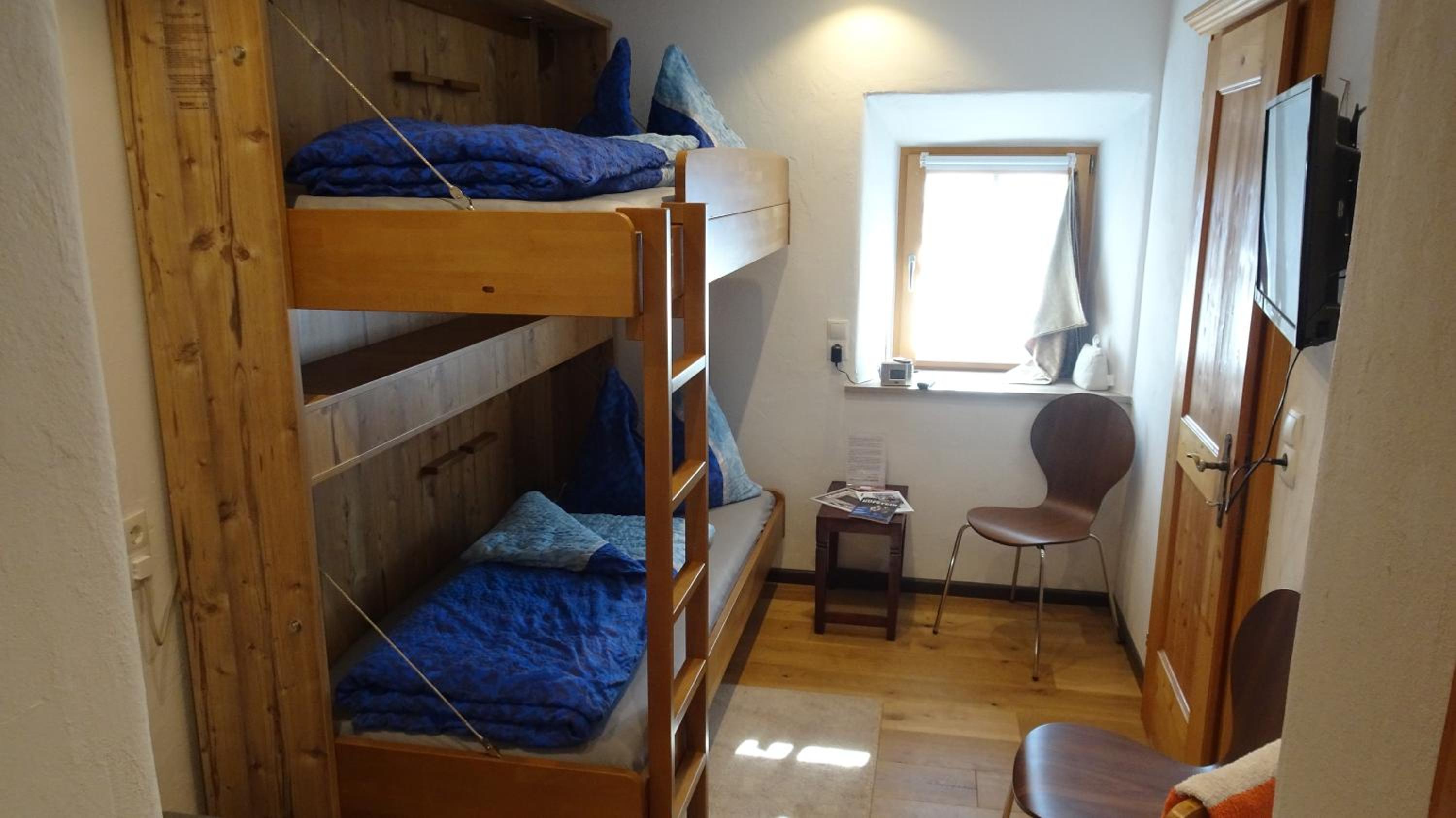 Double Room with Shared Bathroom photo 3