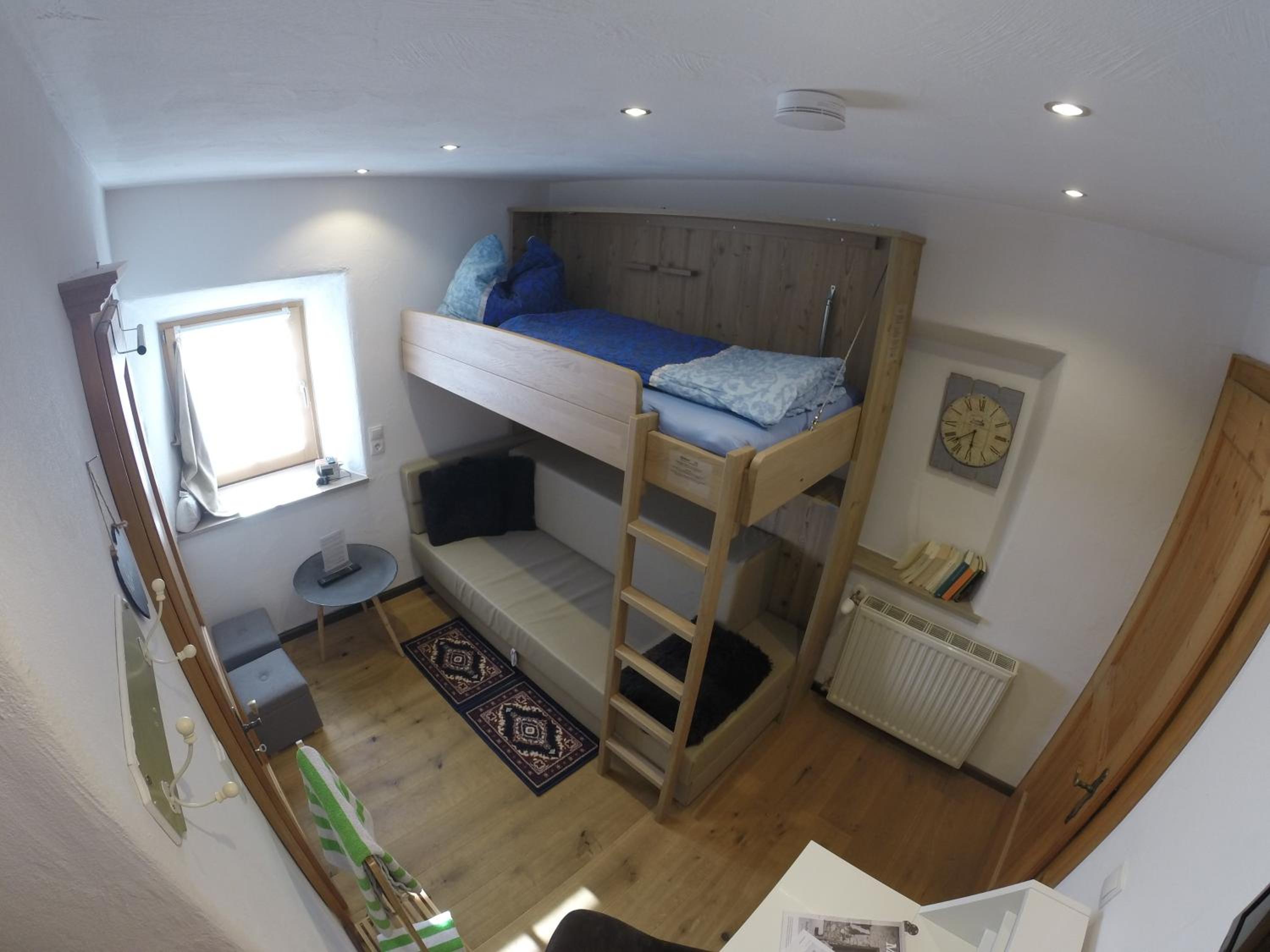 Double Room with Shared Bathroom photo 1
