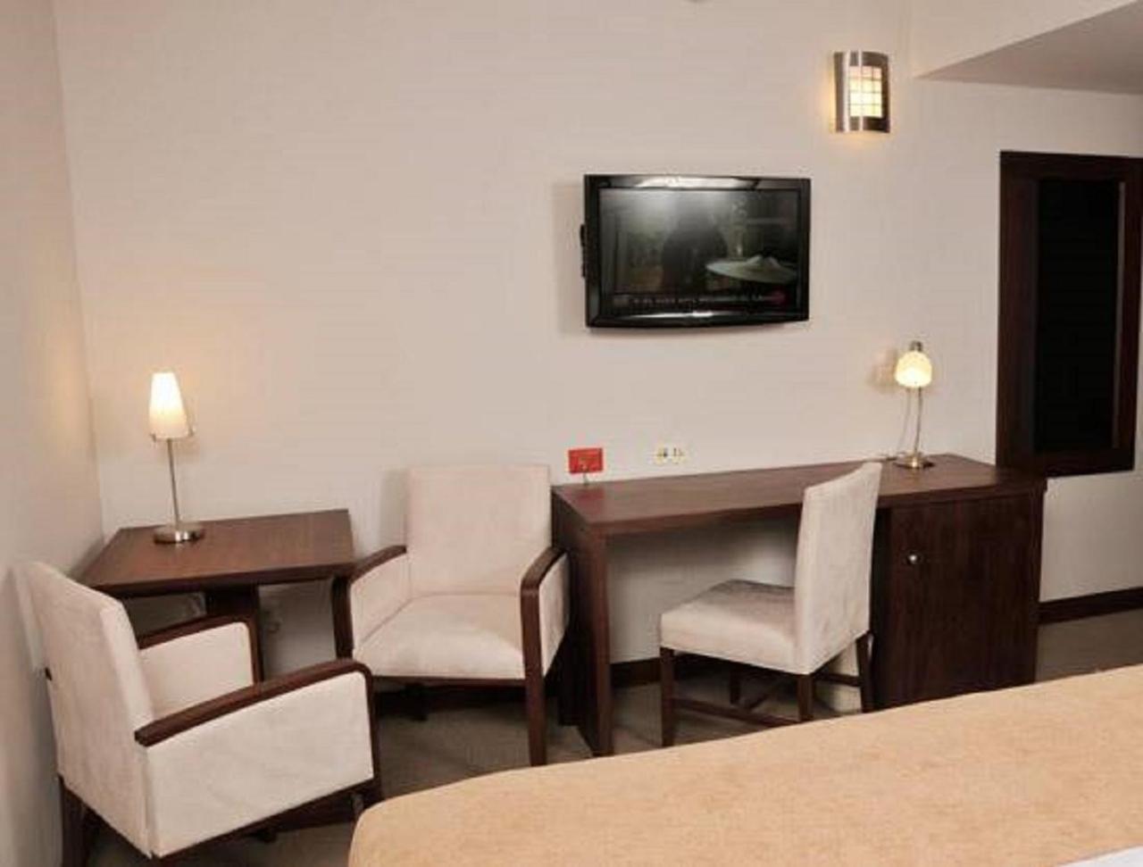 Deluxe Suite