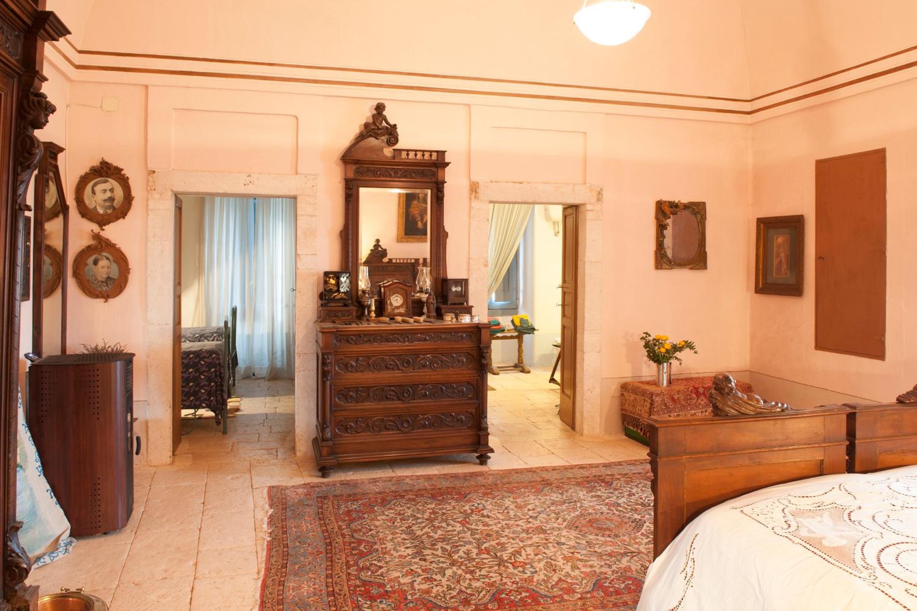 Deluxe Family Suite photo 3