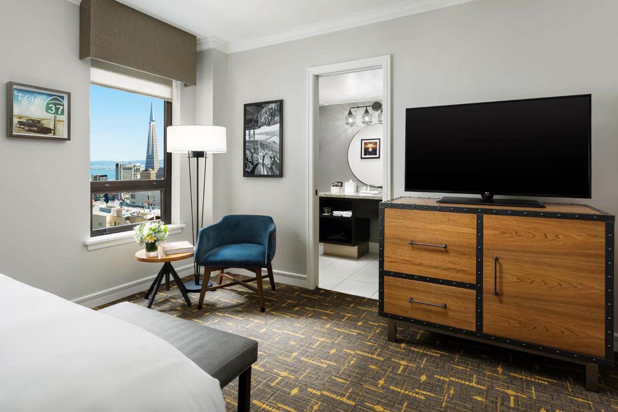 Skyline View with Two Queen Beds
