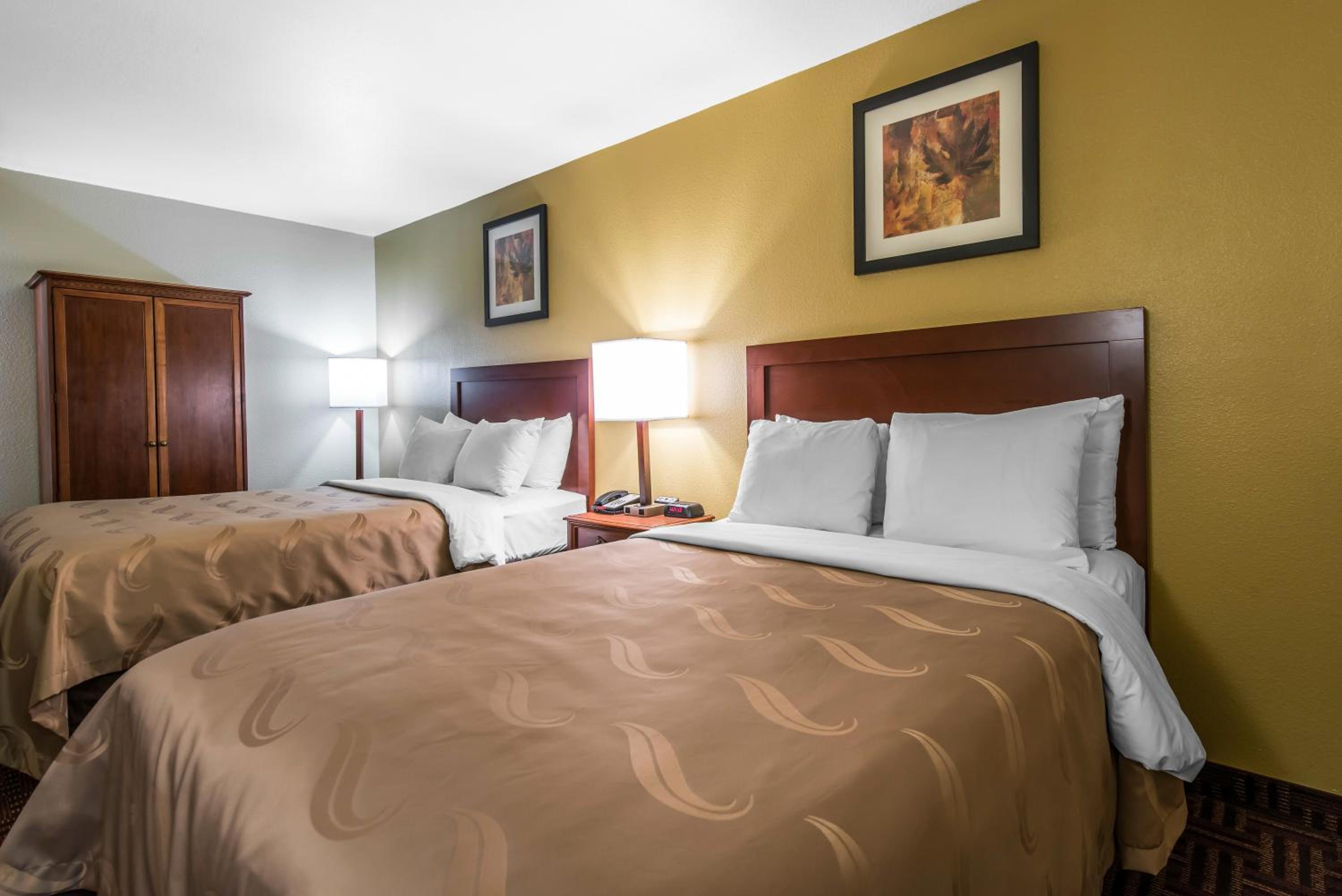 Double Room with Two Double Beds - Non-Smoking photo 2