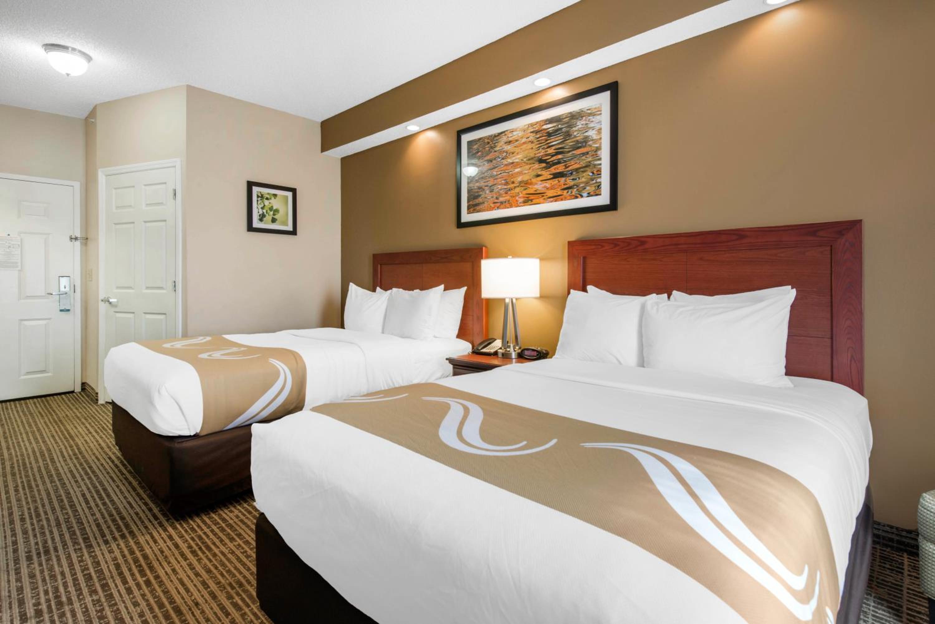 Double Room with Two Double Beds - Non-Smoking - Photo 7