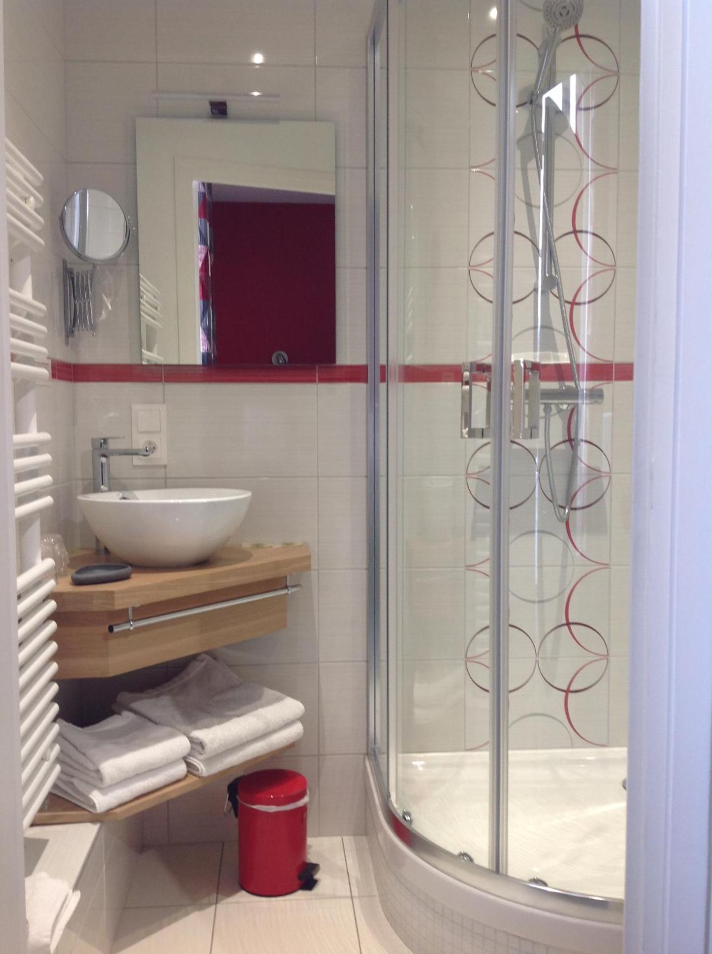 Double Room with Shower photo 2