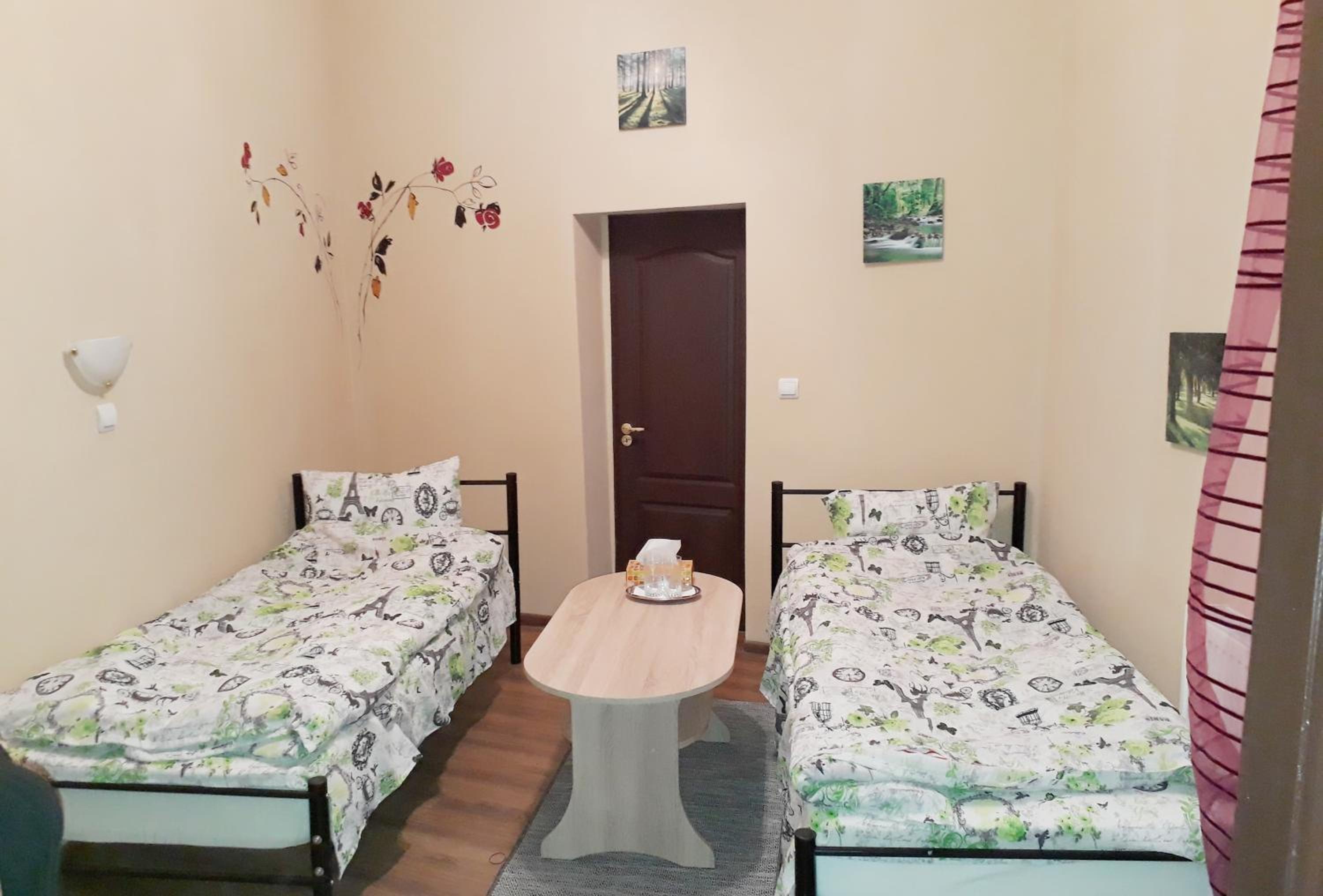 Twin Room with Private Bathroom - Photo 2