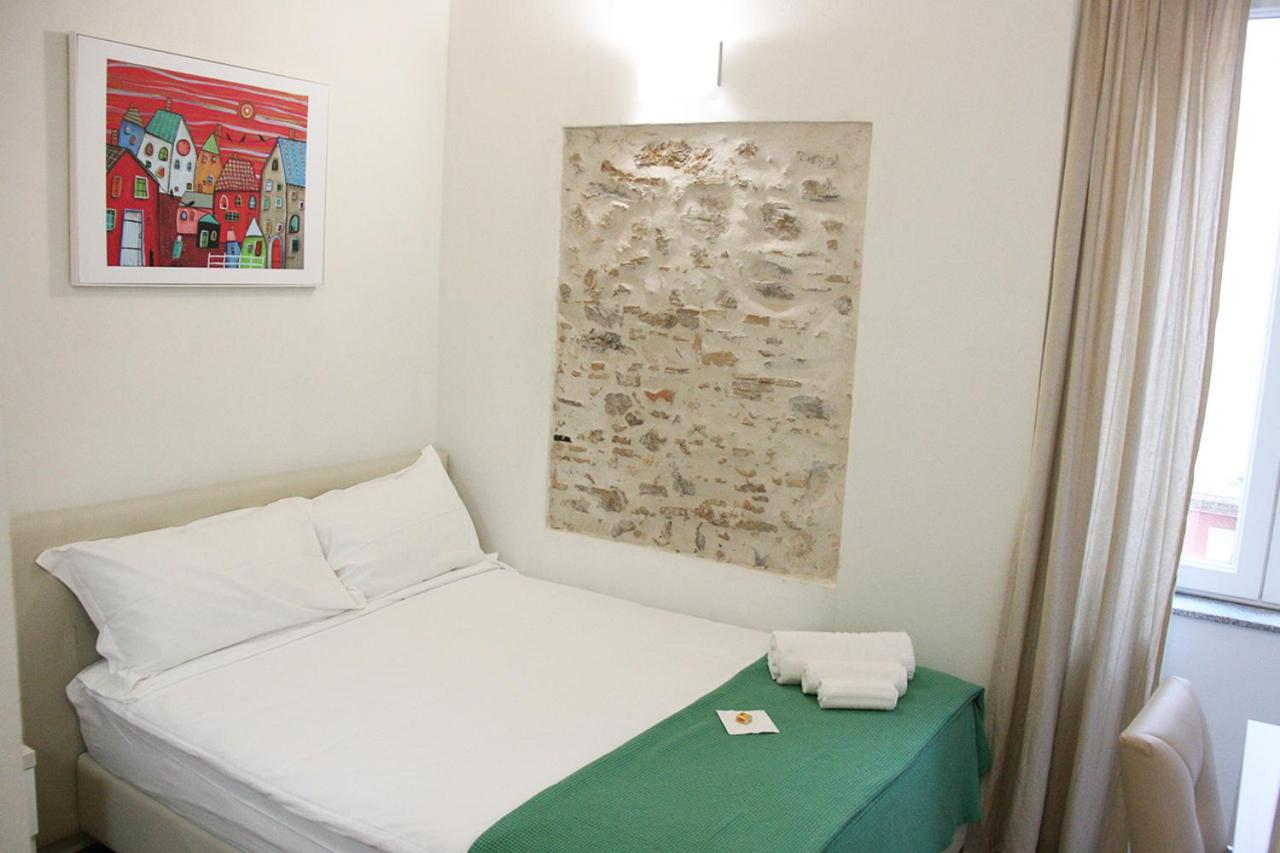 Double or Twin Room with Private Bathroom photo 3