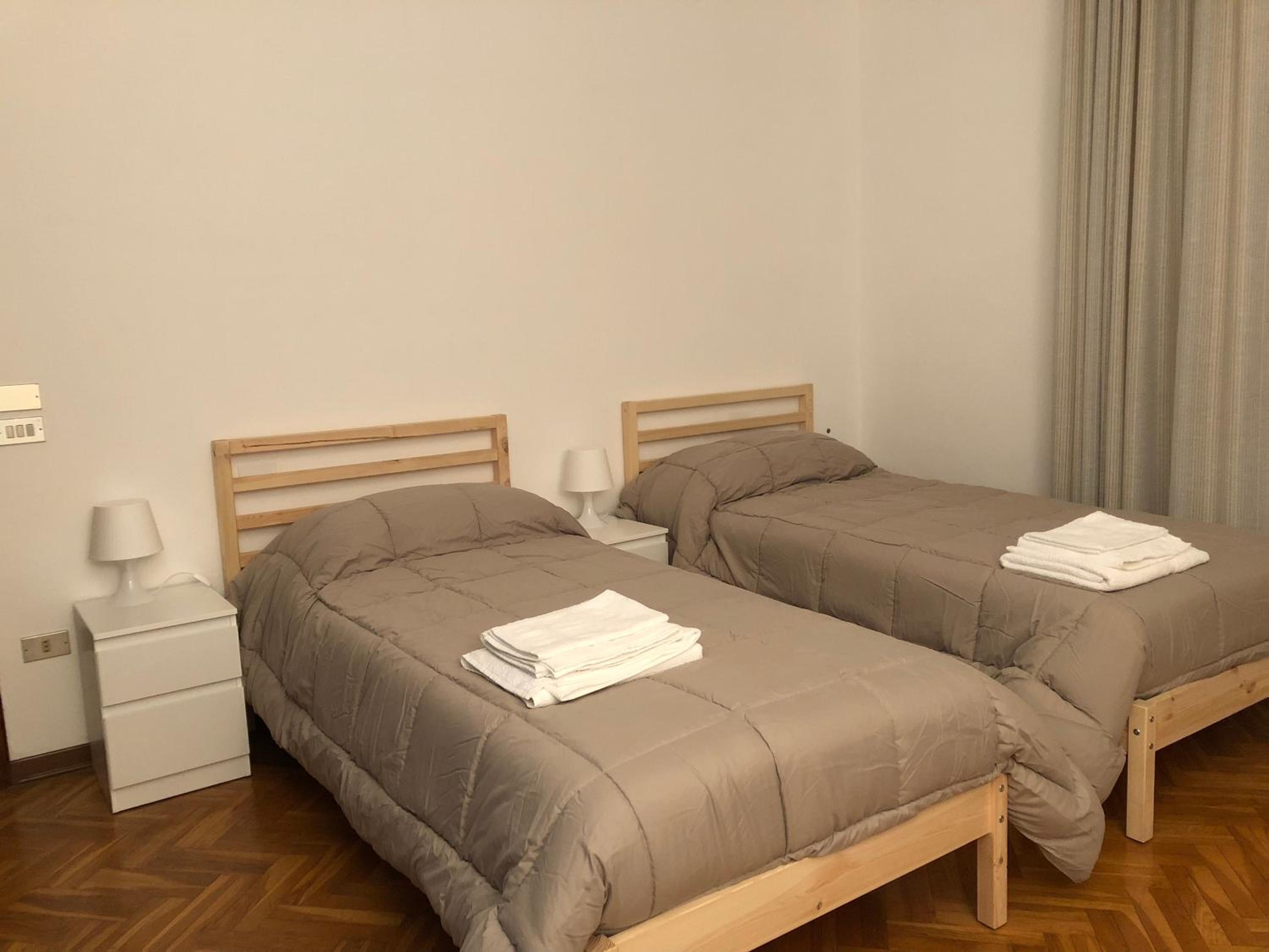 Large Double or Twin Room - Photo 12