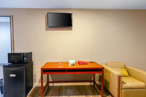 King Room - Non-Smoking photo 1