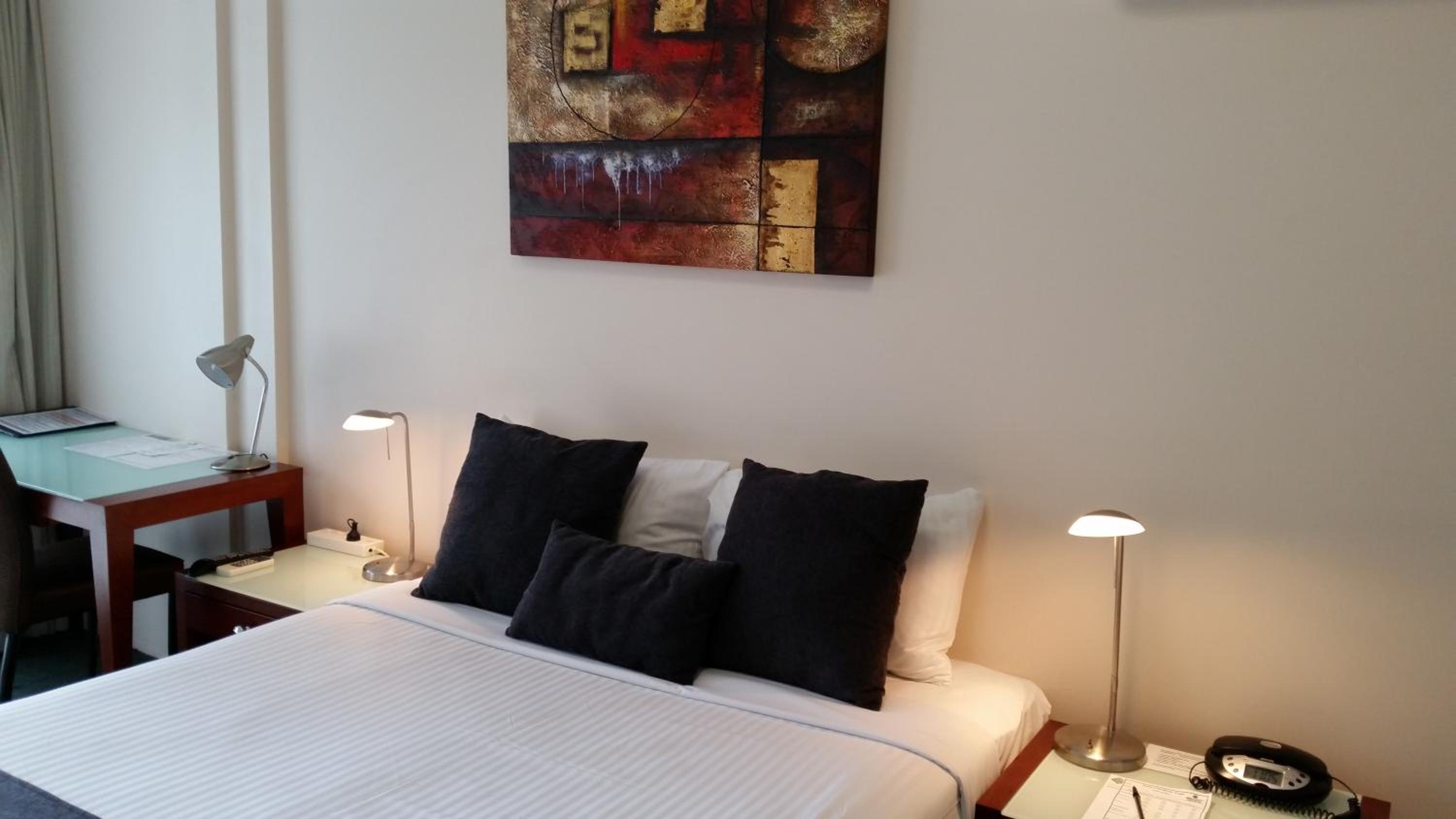 Standard Queen Room - Photo 4