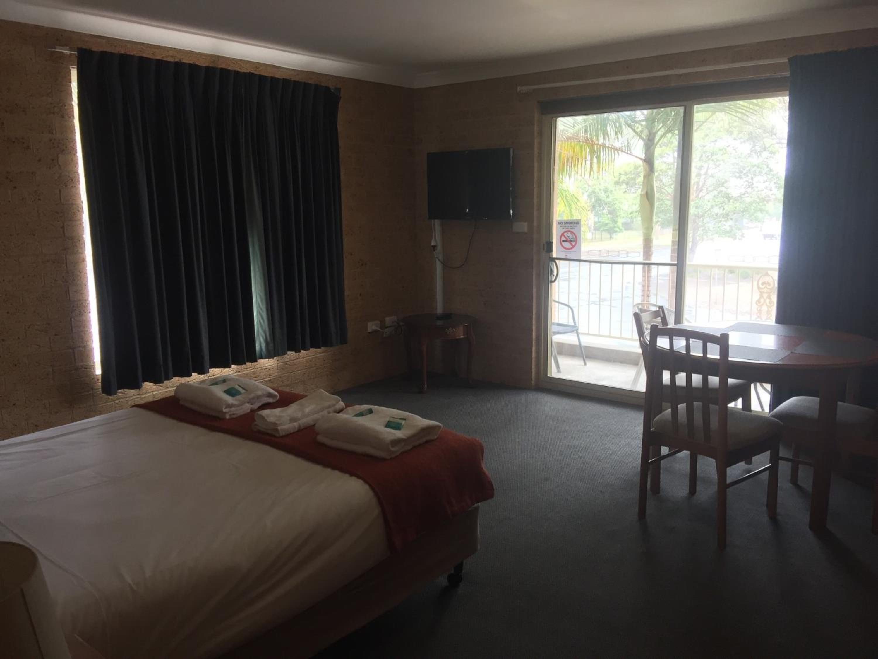 Deluxe Double Room with Balcony photo 2