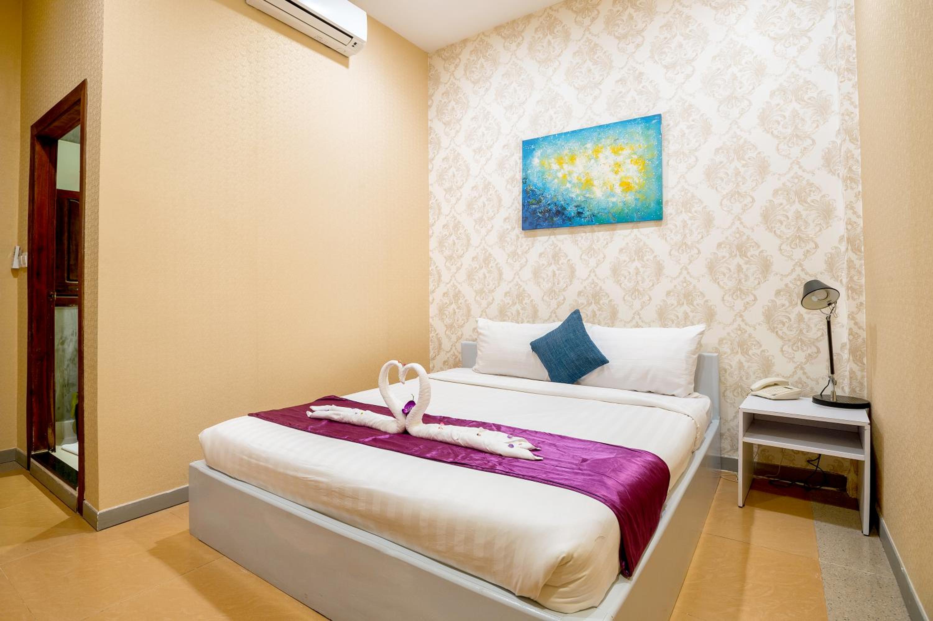 Queen Room - Photo 1
