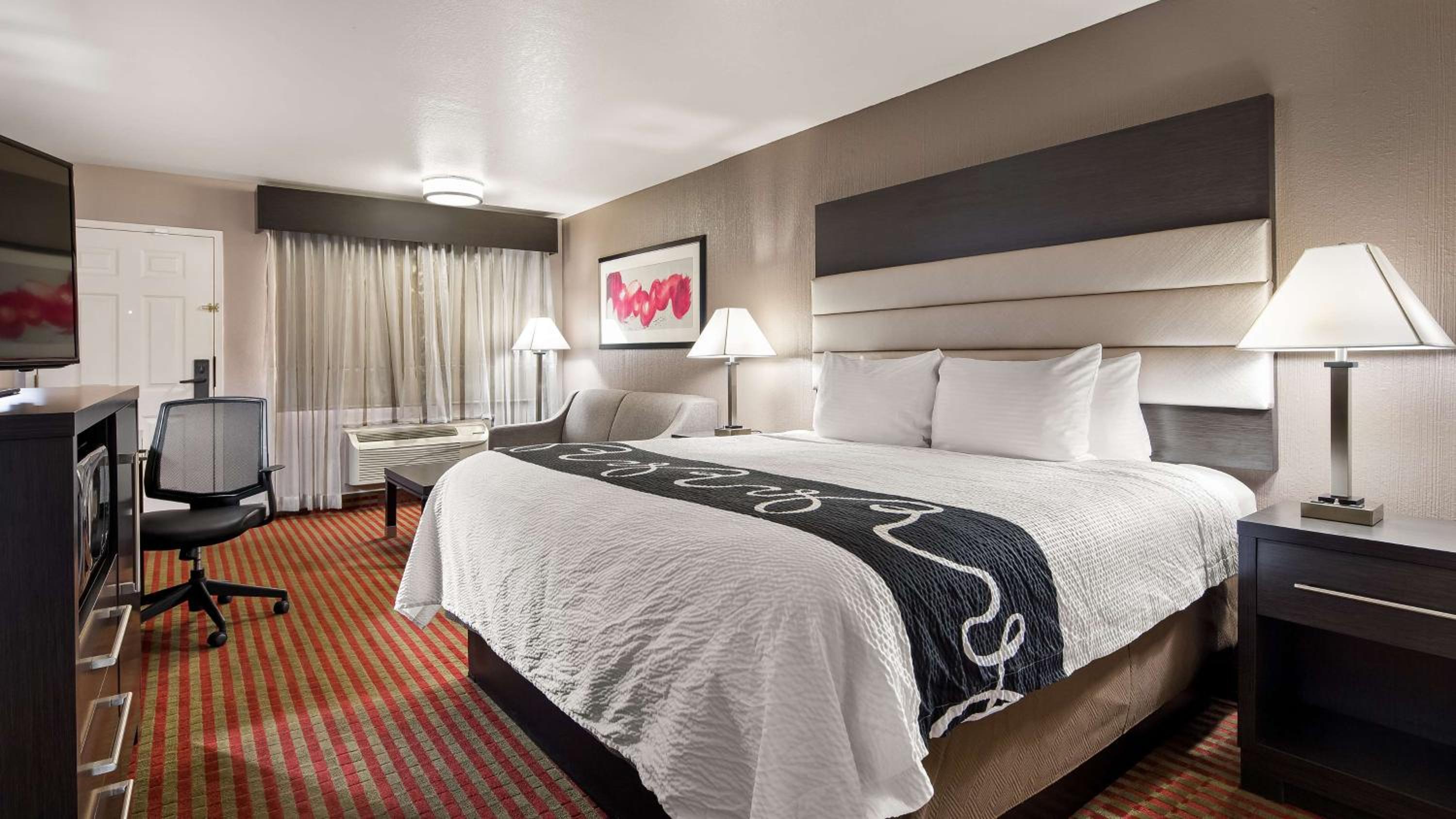 King Room - Non-Smoking - Photo 2