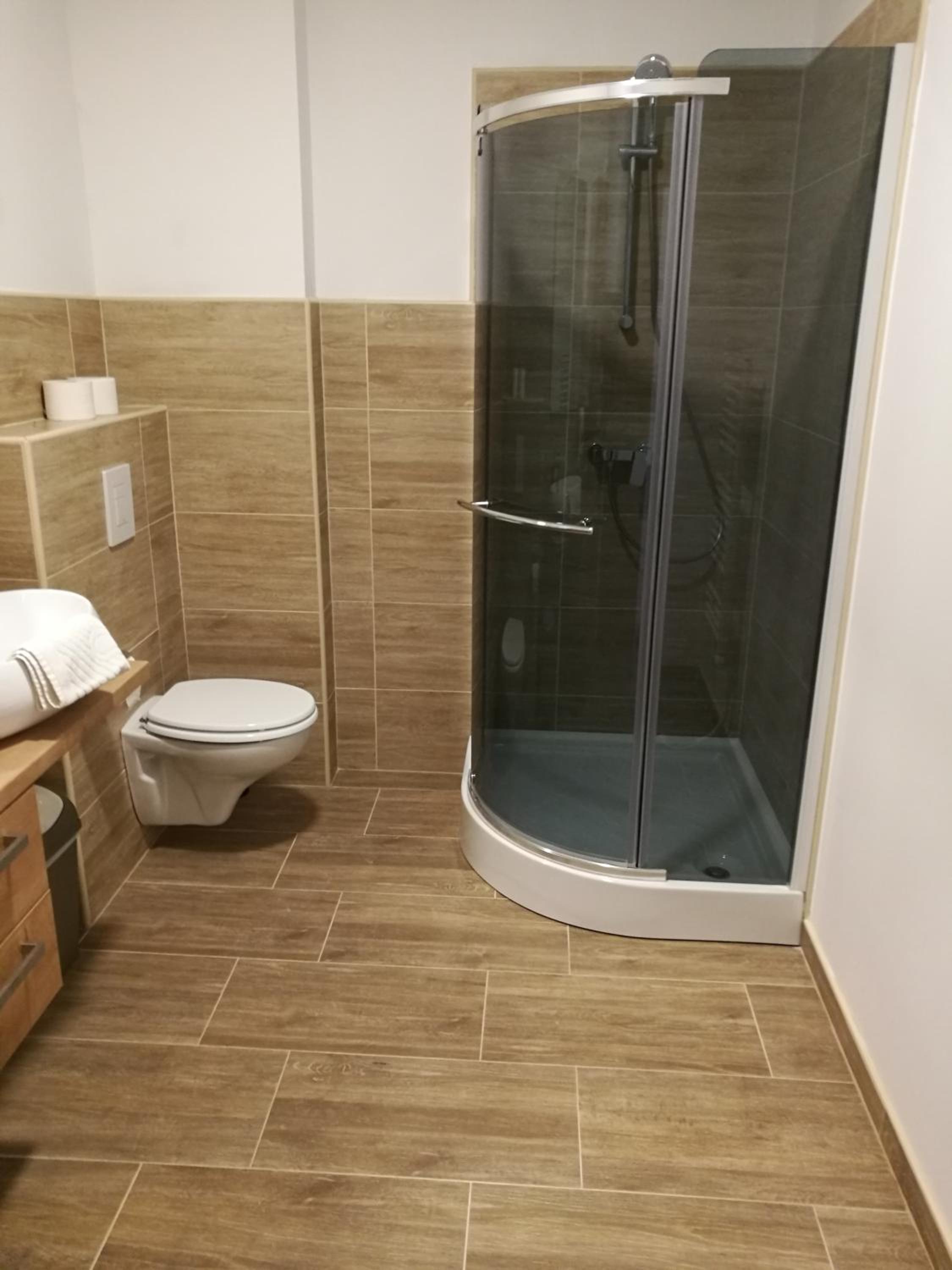 Family Room with Private Bathroom photo 3
