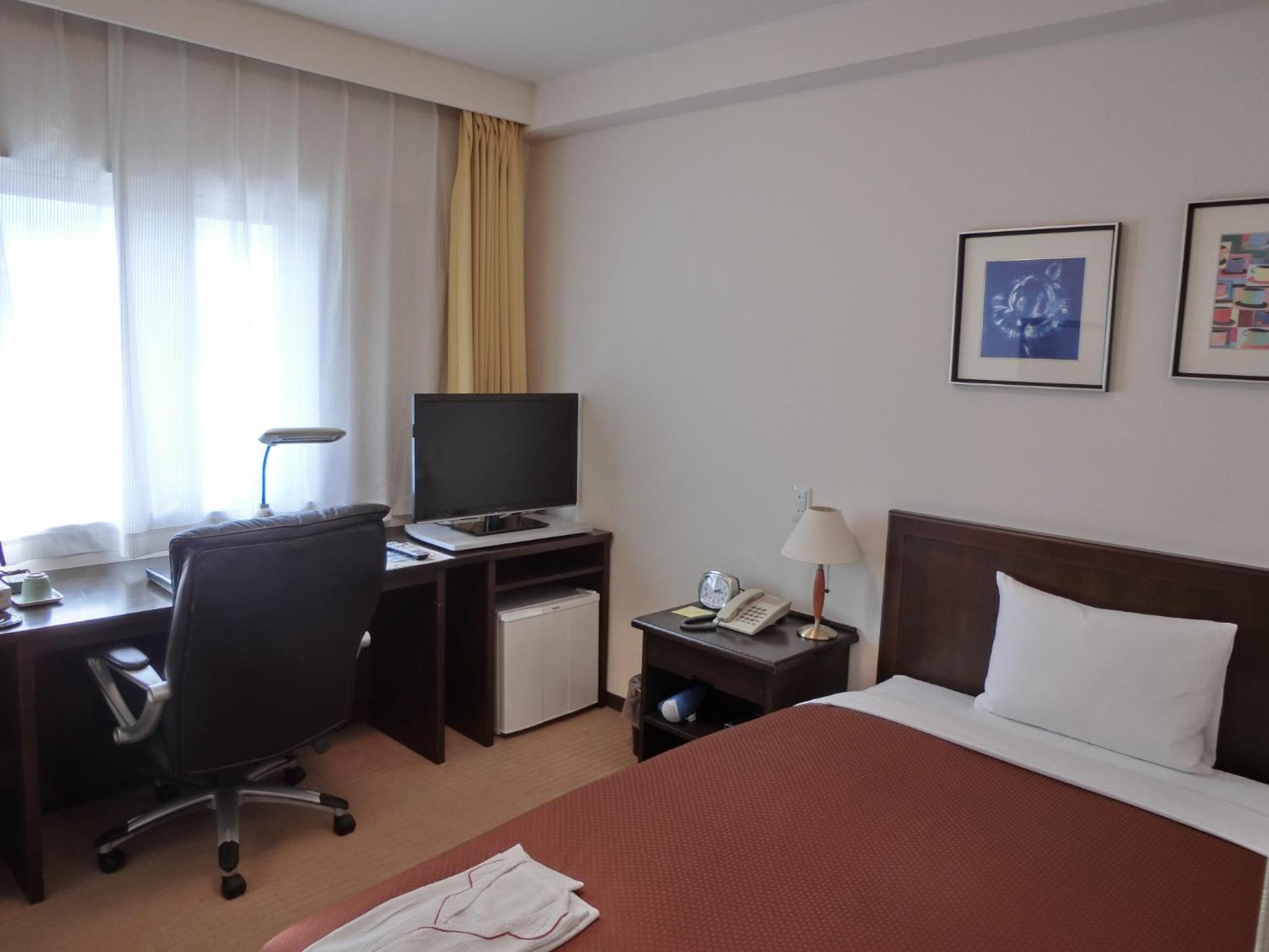 Single Room - Non-Smoking photo 3