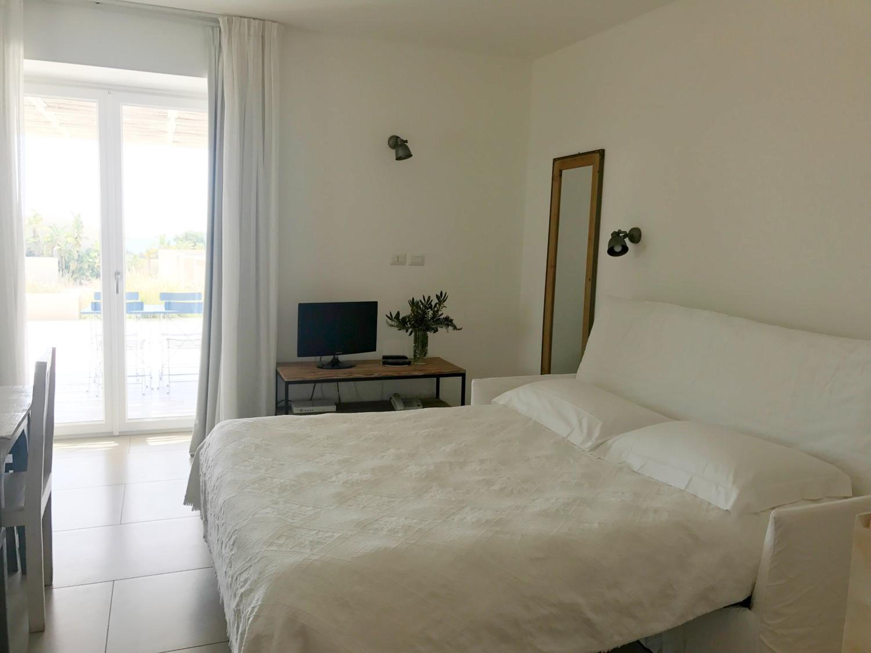 Studio Apartment with Sea View photo 1