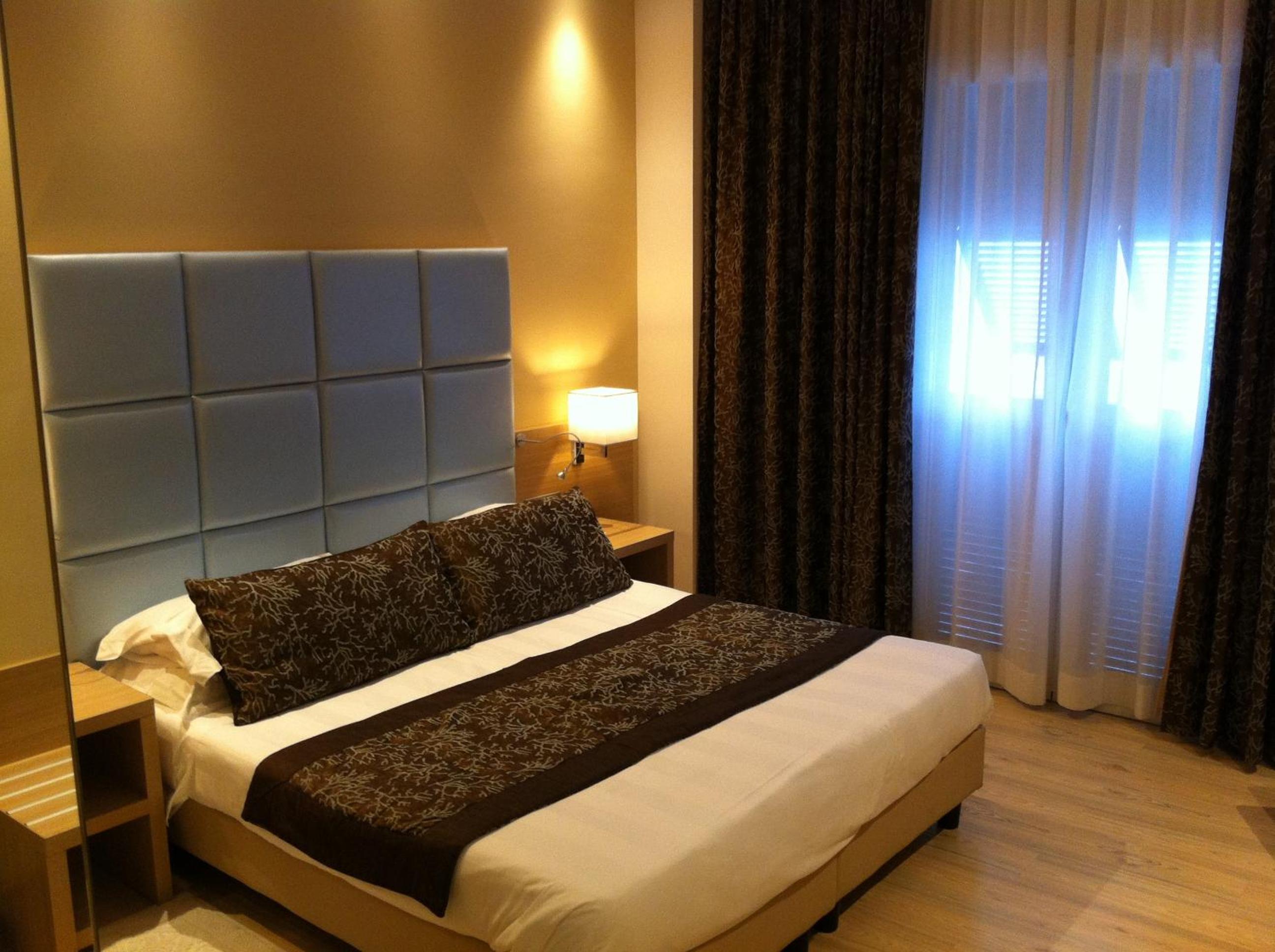 Deluxe Double Room with Balcony and Sea View photo 2