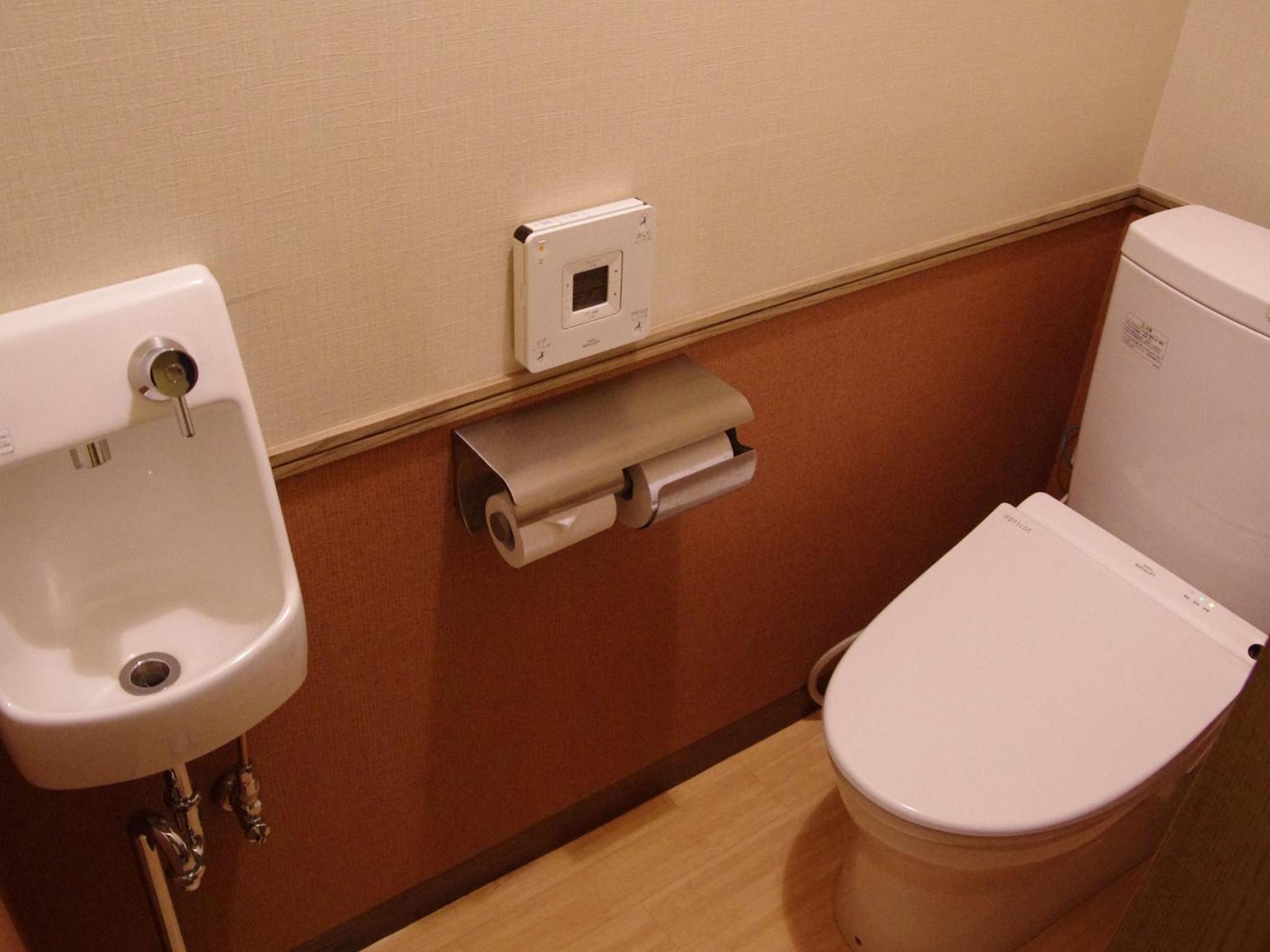 Japanese-Style Room with Shared Bathroom photo 2