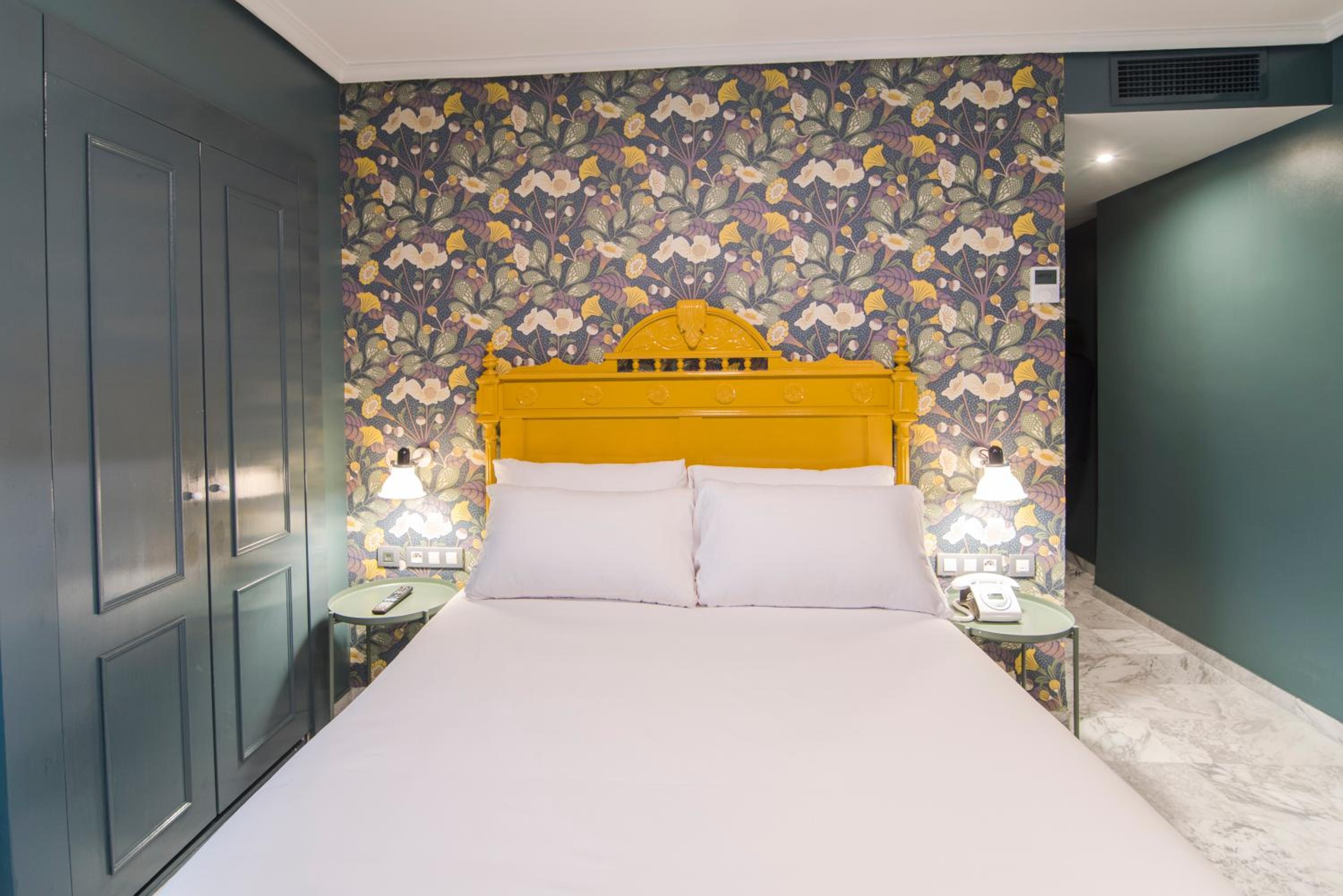 Small Double Room - Photo 6