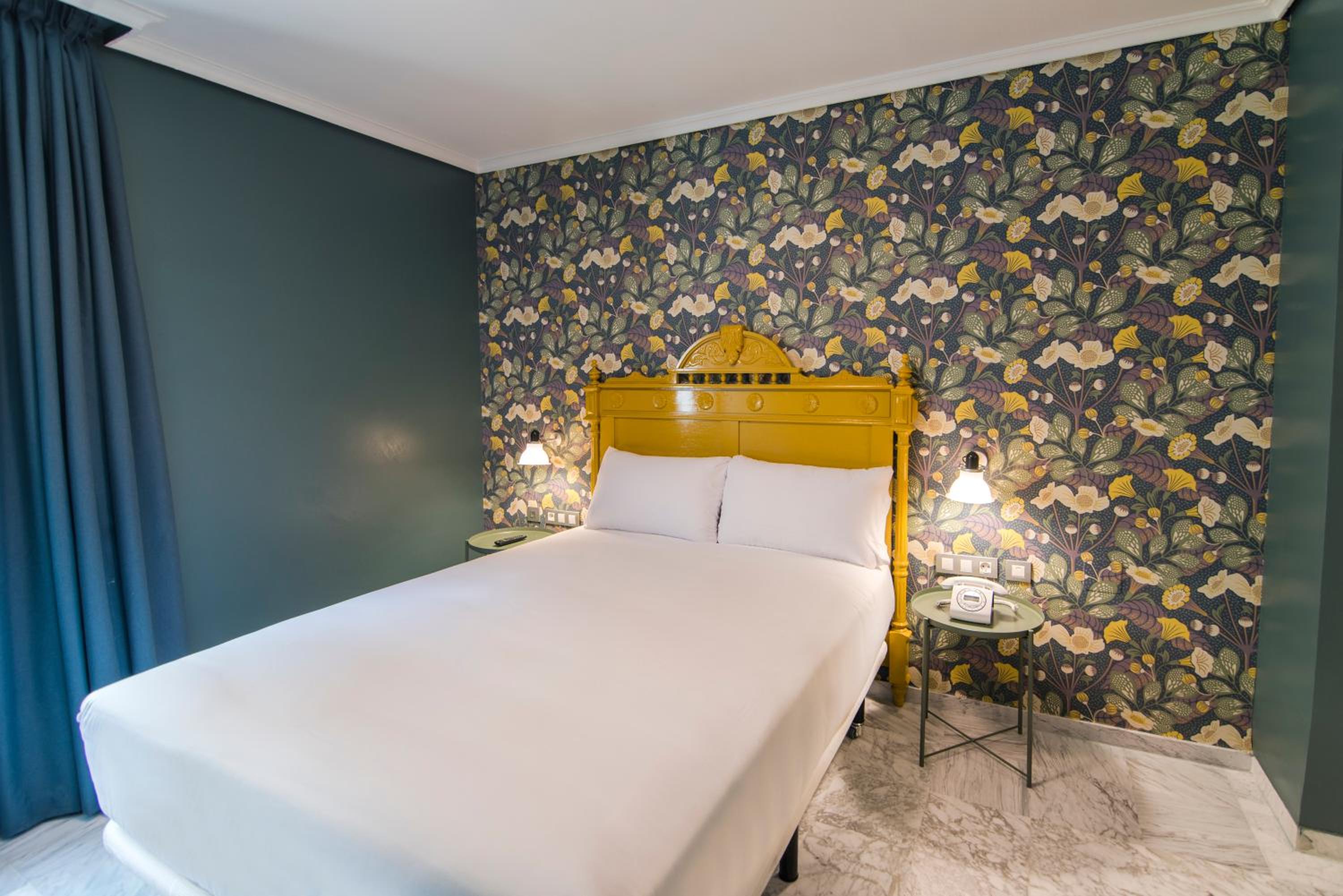 Small Double Room - Photo 1