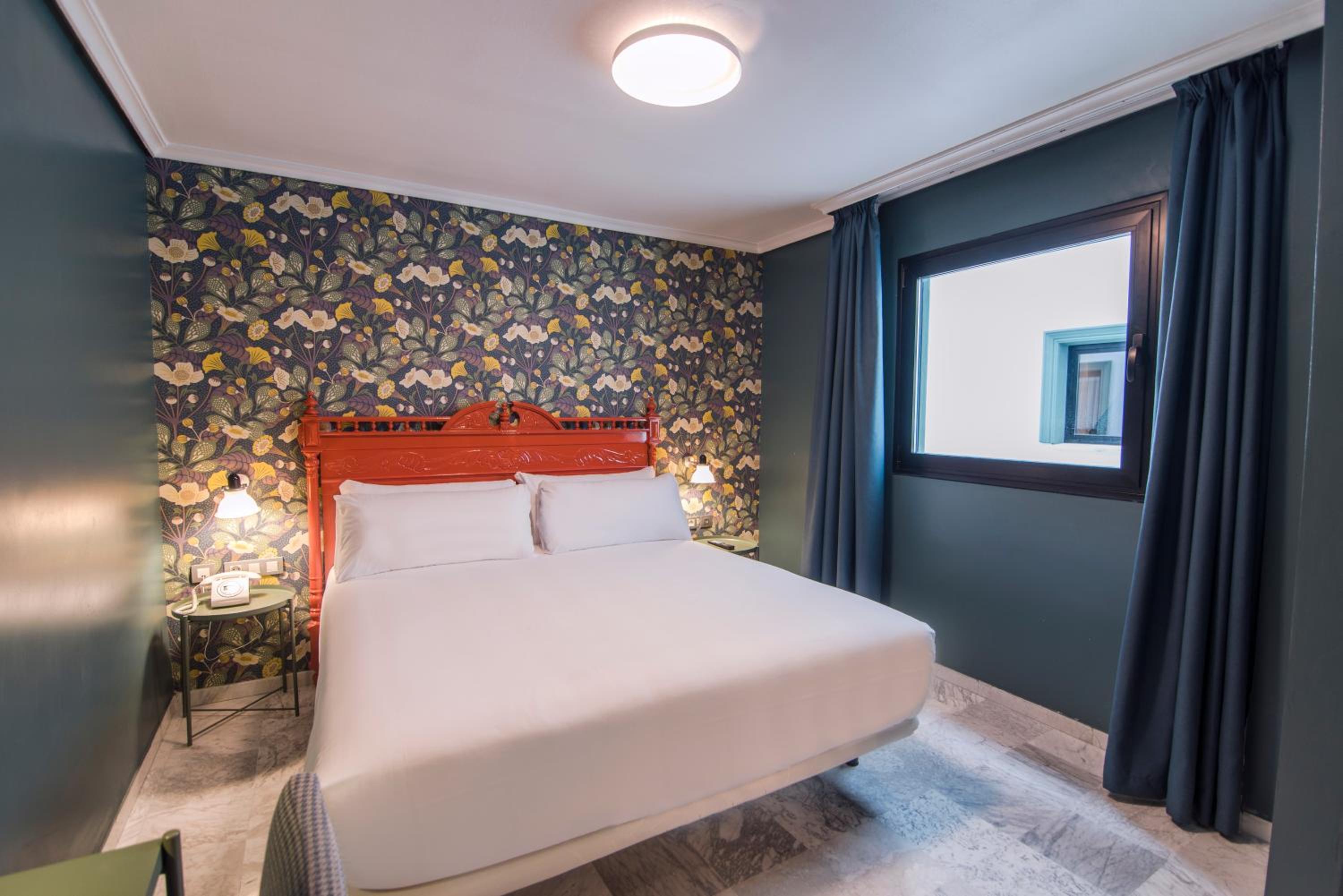 Small Double Room - Photo 5