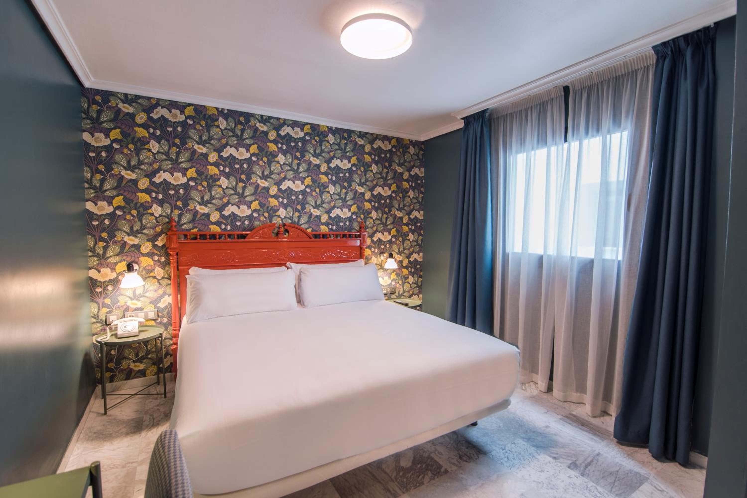 Small Double Room - Photo 2