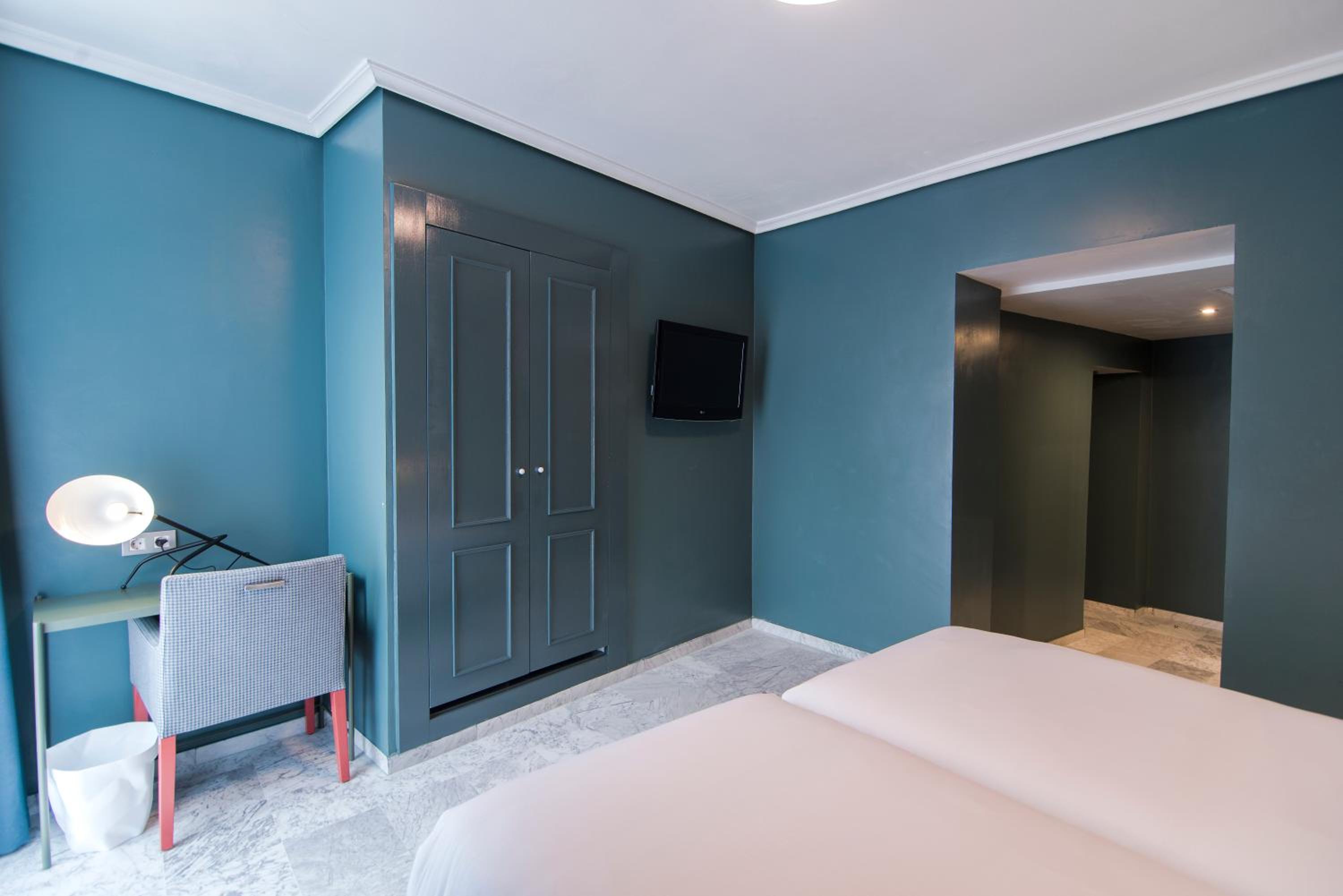 Double Room - Photo 9