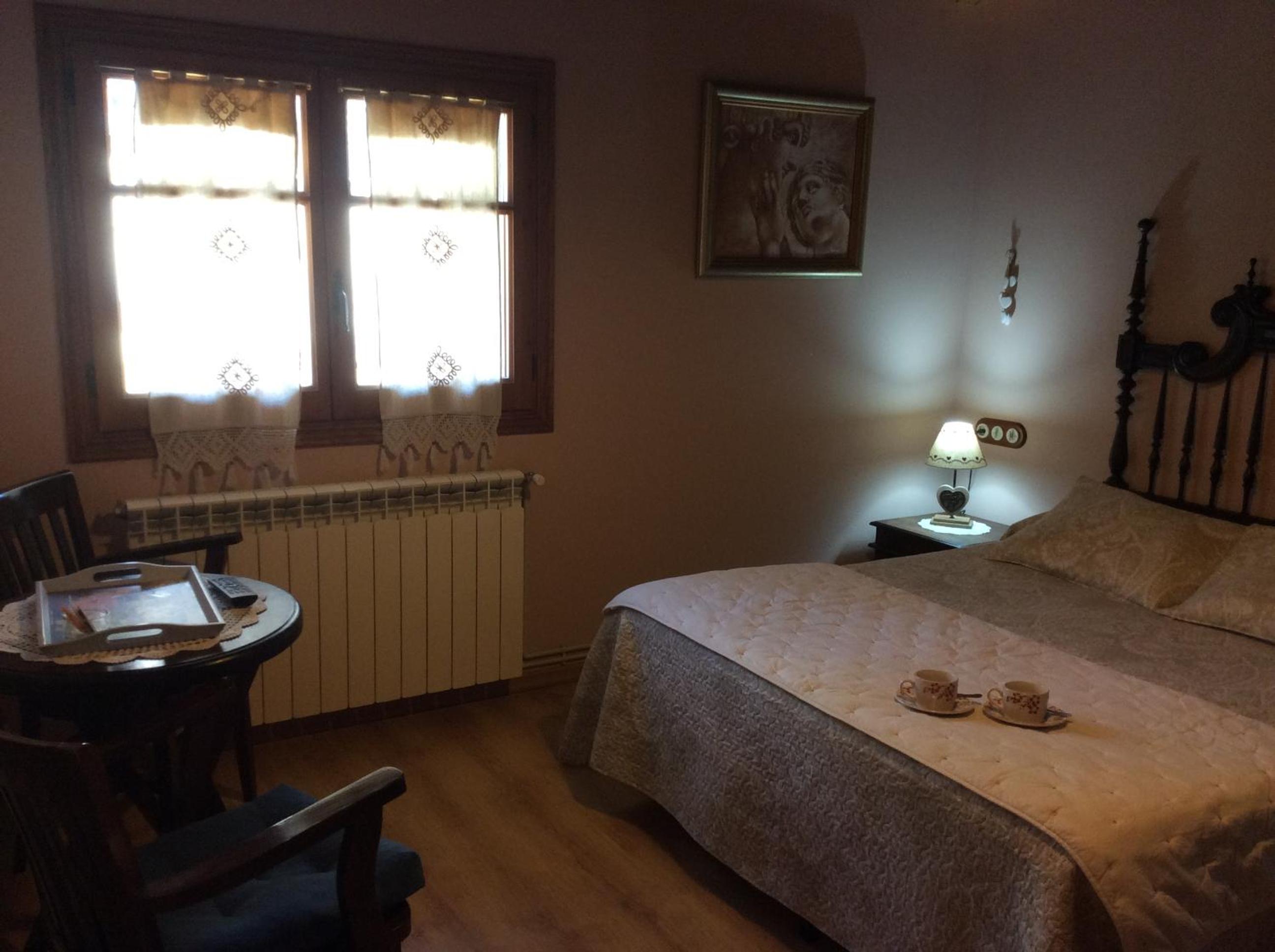 Double or Twin Room - Photo 15