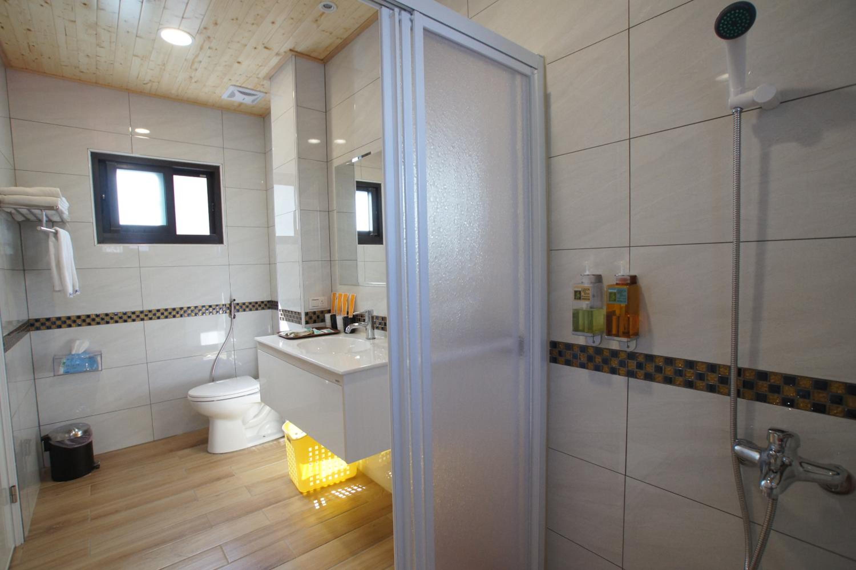 Quadruple Room with Balcony photo 3