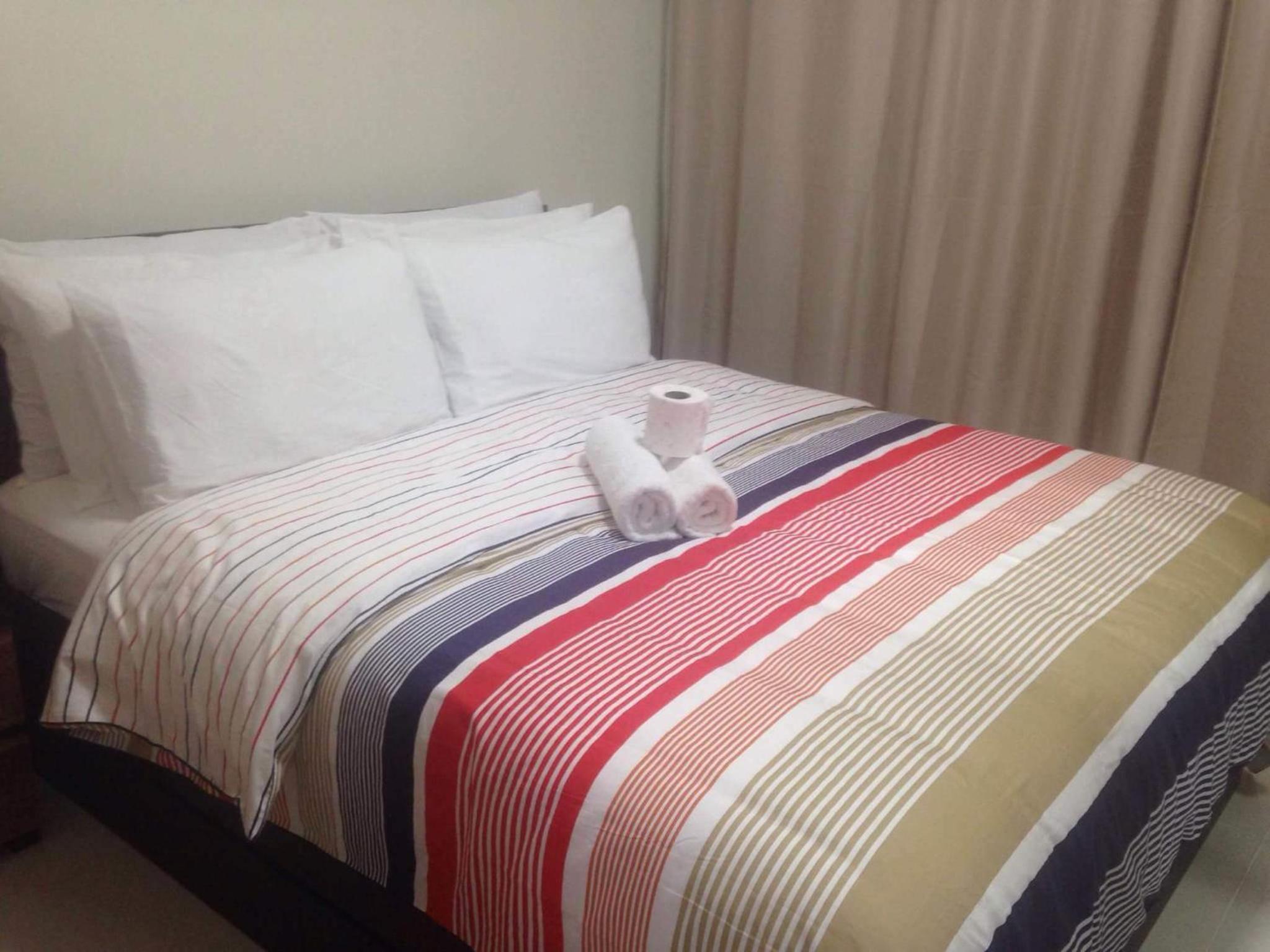 One-Bedroom Apartment - Photo 2