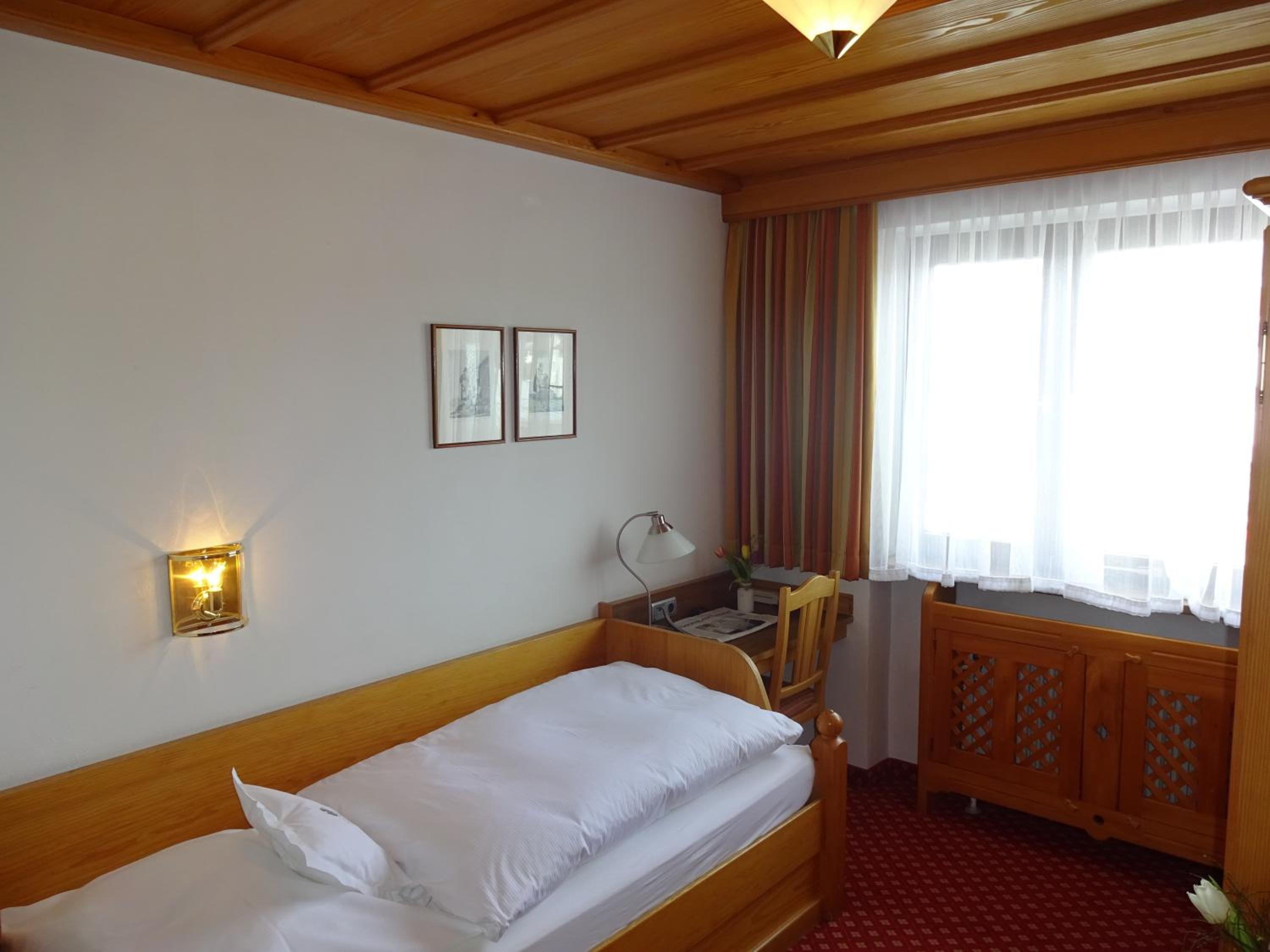 Standard Single Room photo 3