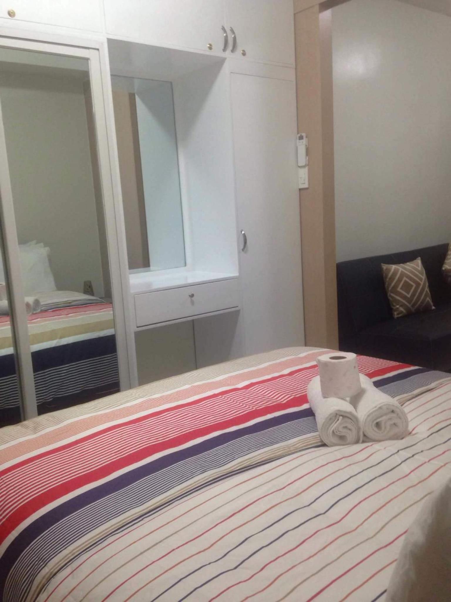 One-Bedroom Apartment - Photo 1