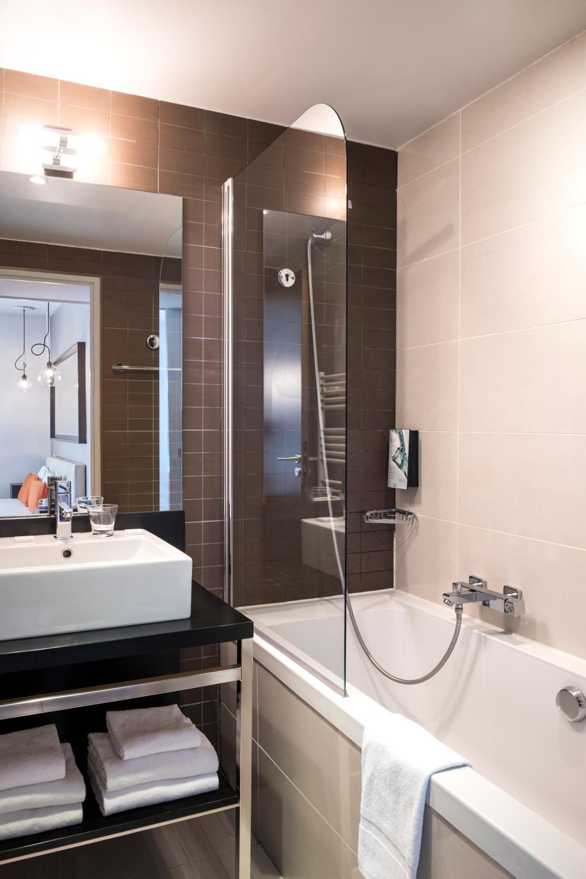 One-Bedroom Apartment - Photo 12