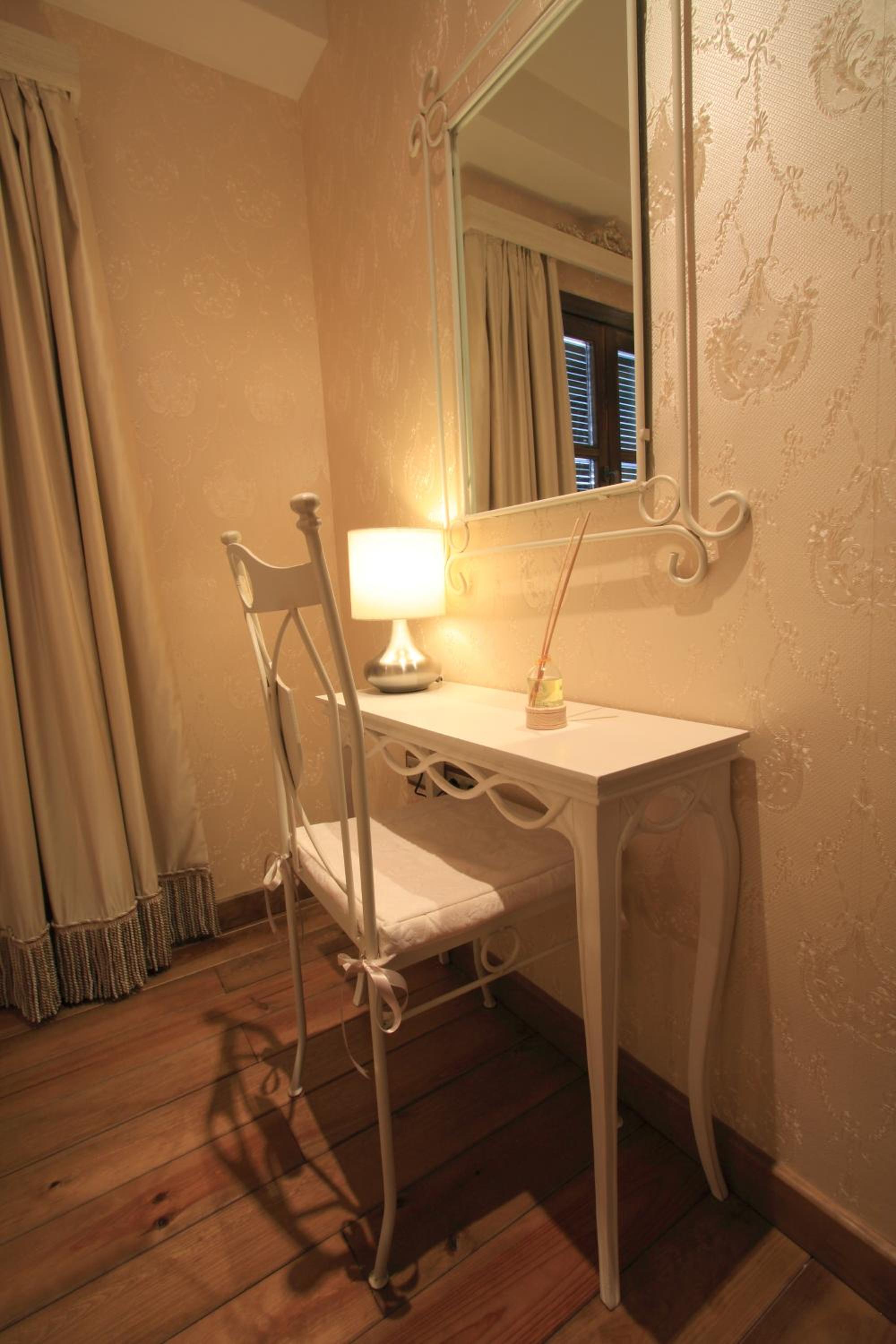 2- Bedroom Apartment Suite with Complimentary Spa Access - Photo 7