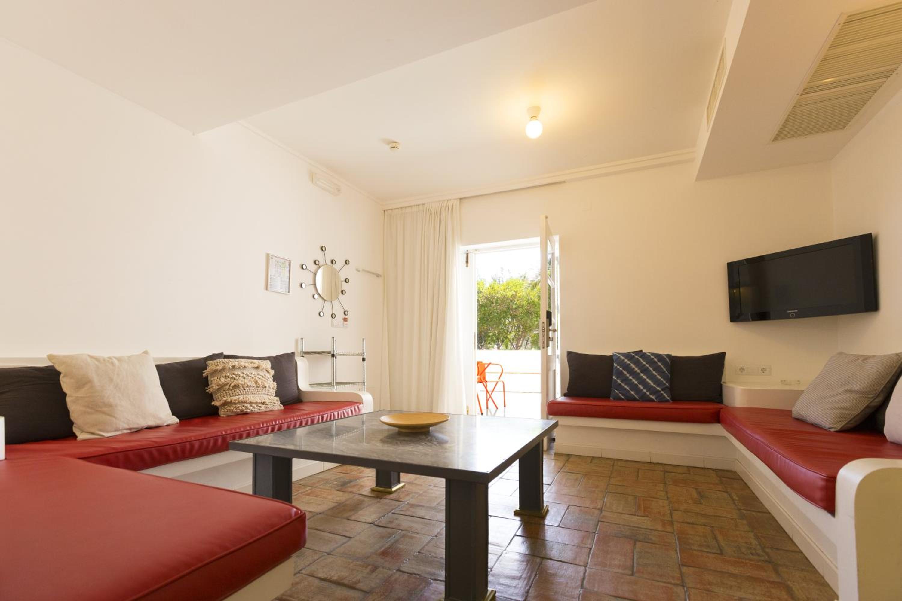 Two-Bedroom Apartment - Photo 13