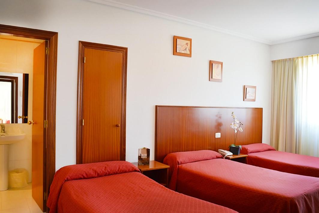 Double Room with Extra Bed - Photo 1