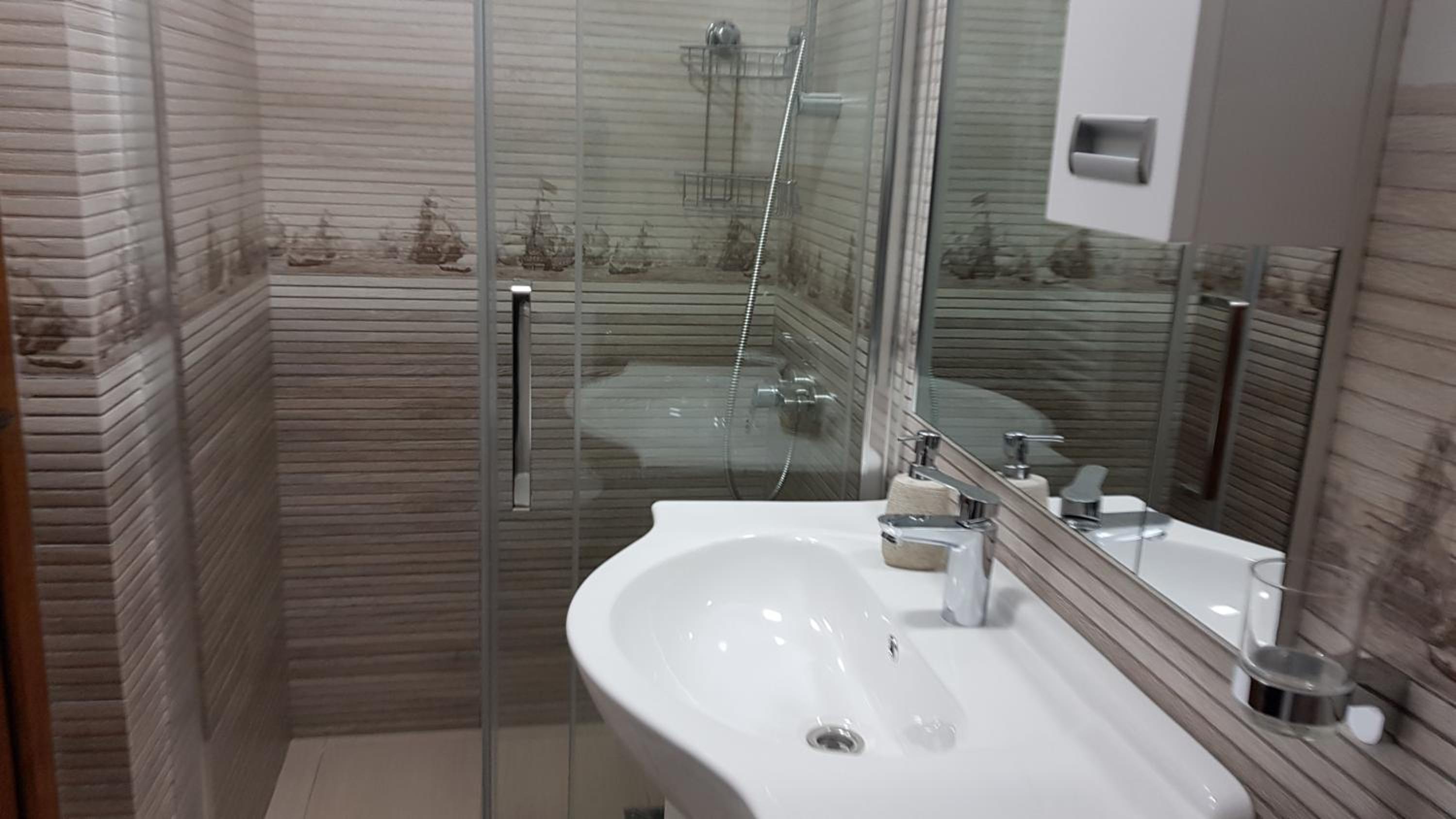 Standard Double Room - Photo 3