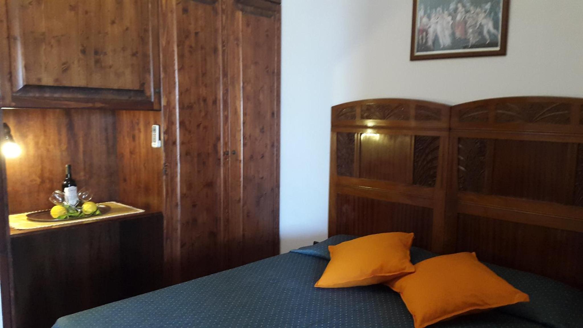 Double or Twin Room with Patio and Pool View - Photo 4