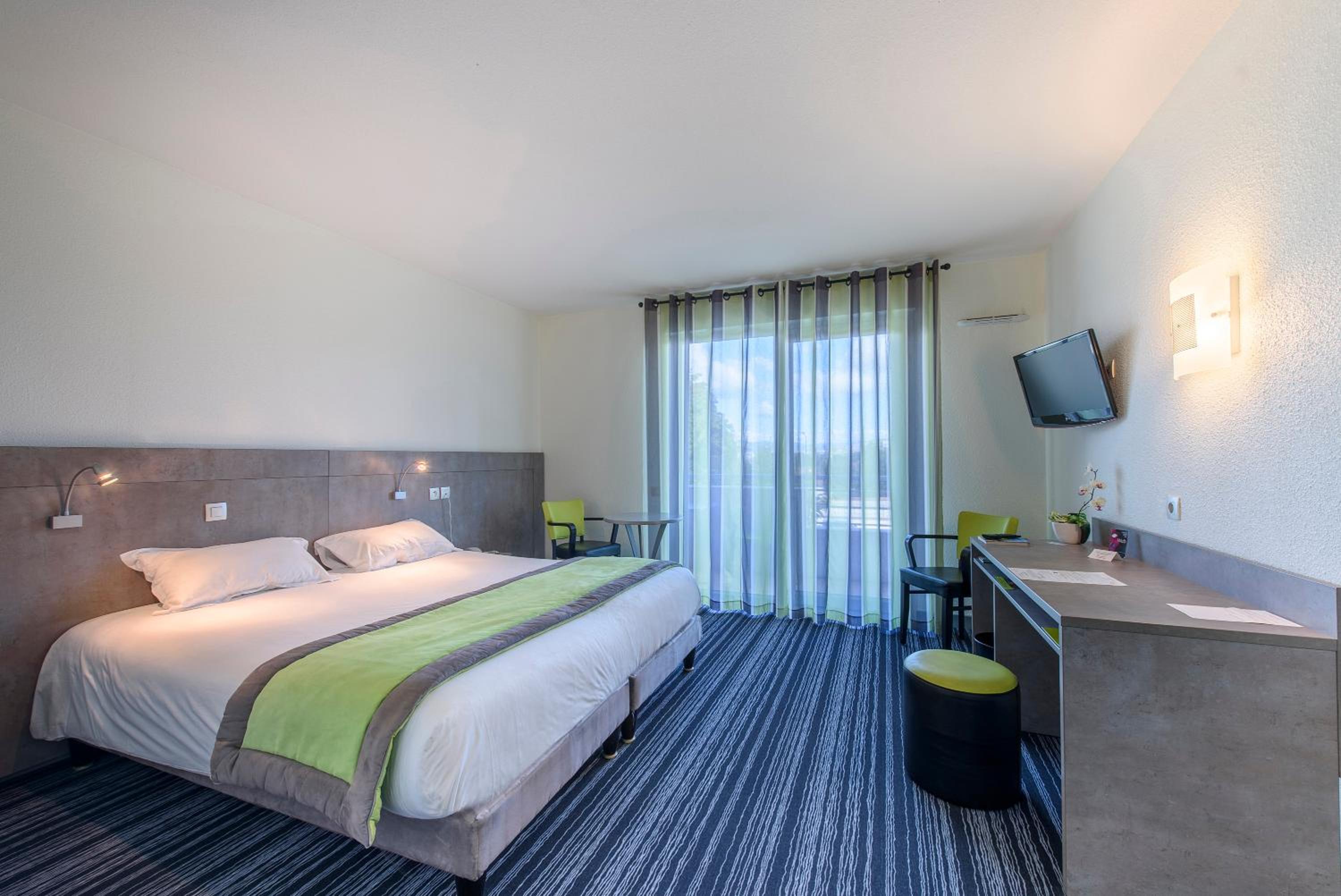 Double Room with Balcony - Photo 5
