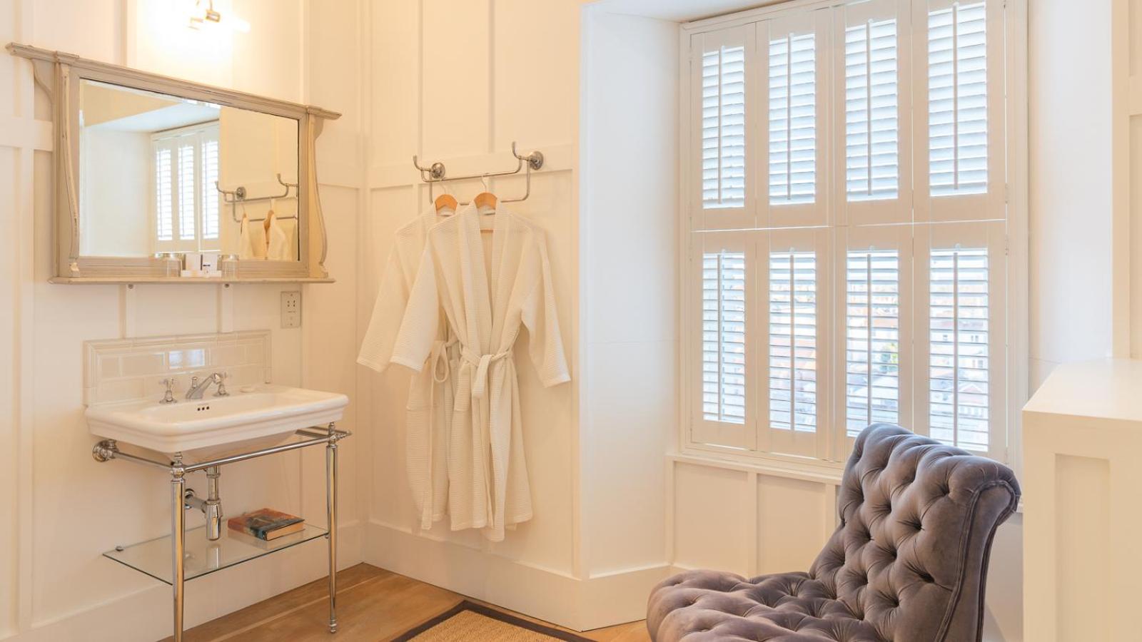 Luxury Double Room with Bath and City View photo 2