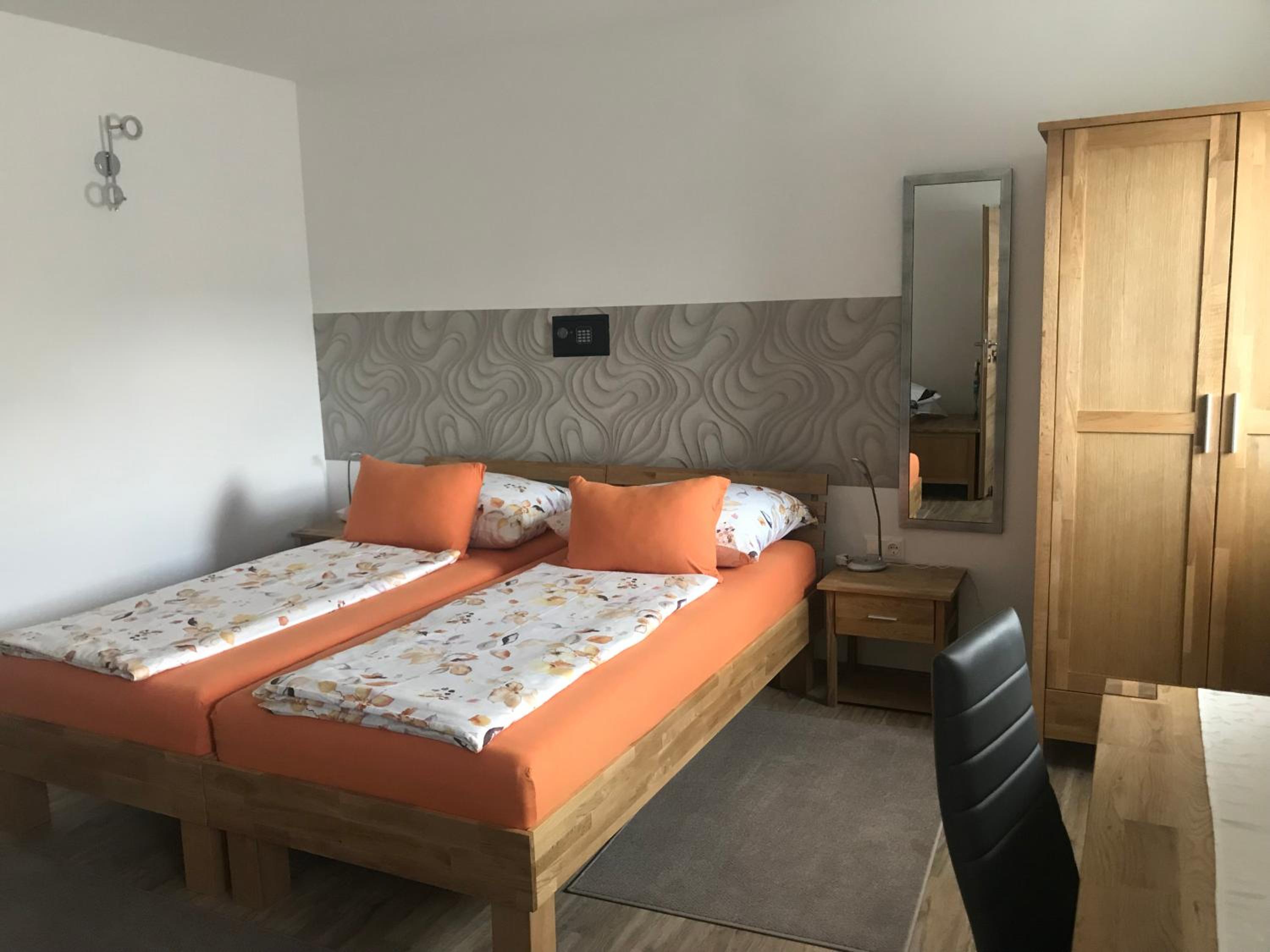 Twin Room with Bathroom photo 1