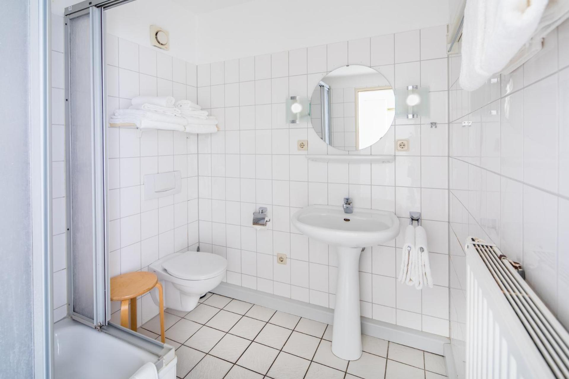 One-Bedroom Apartment - Photo 9