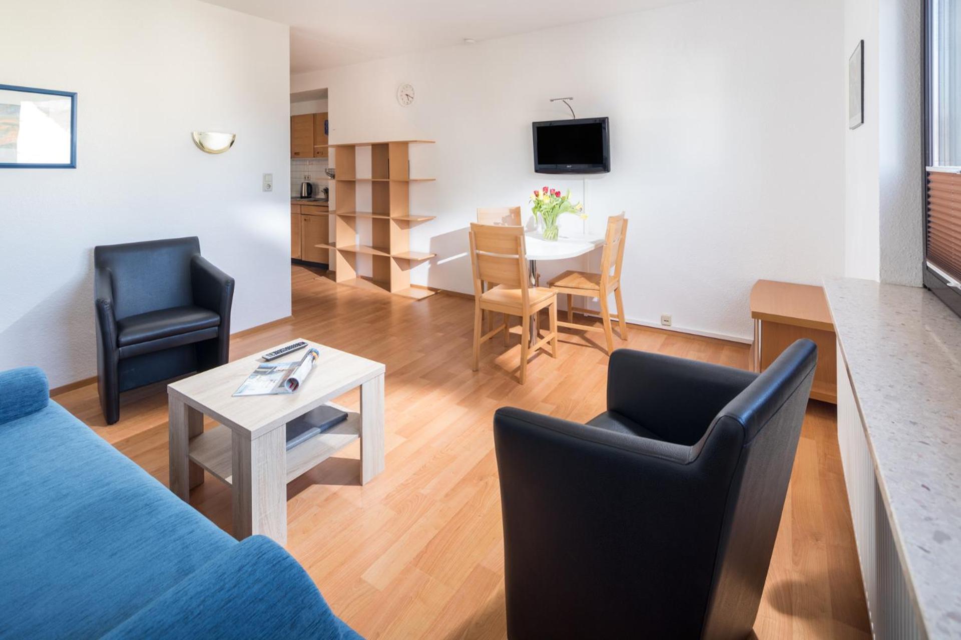 One-Bedroom Apartment - Photo 3