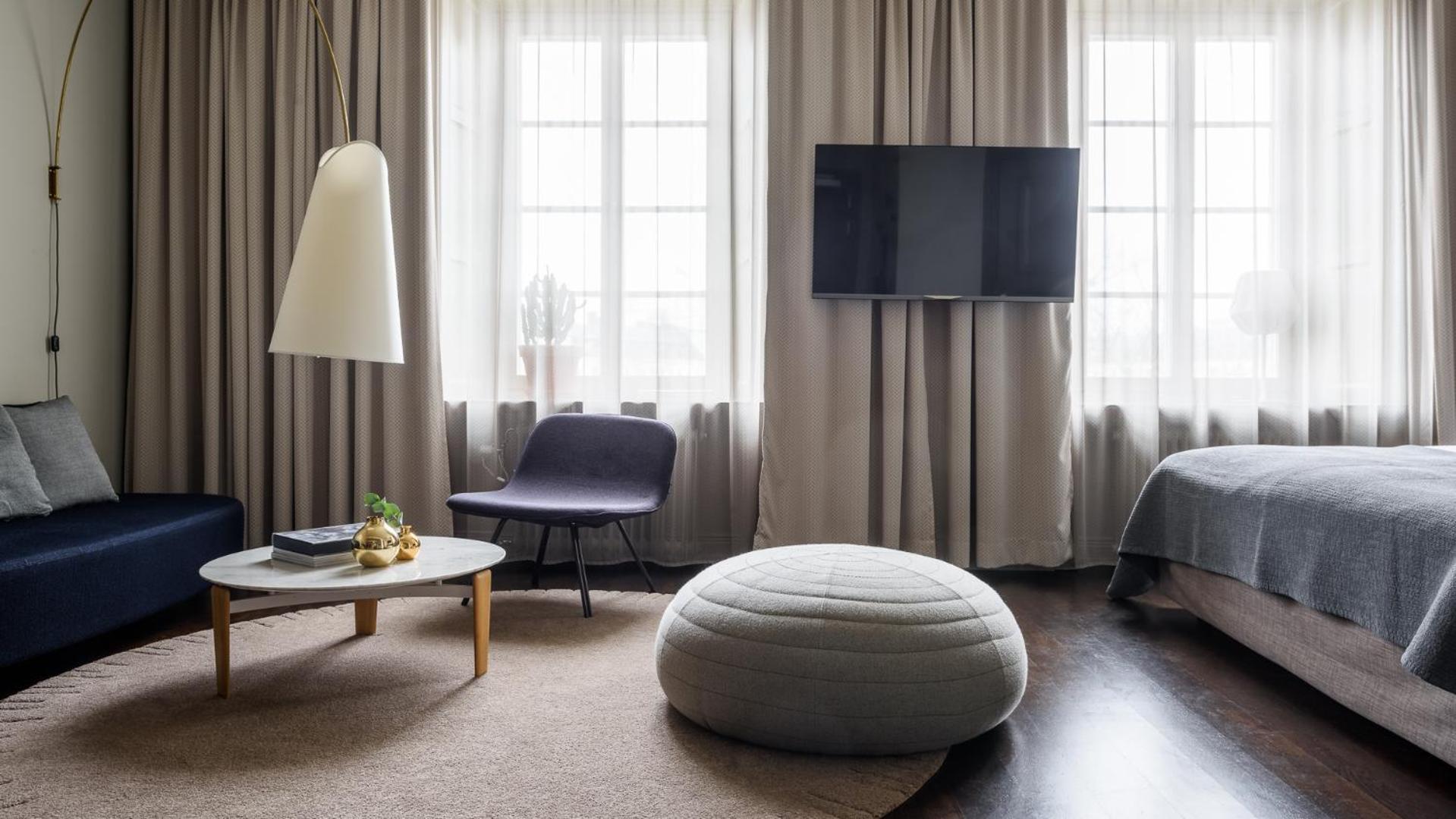 Deluxe King Room