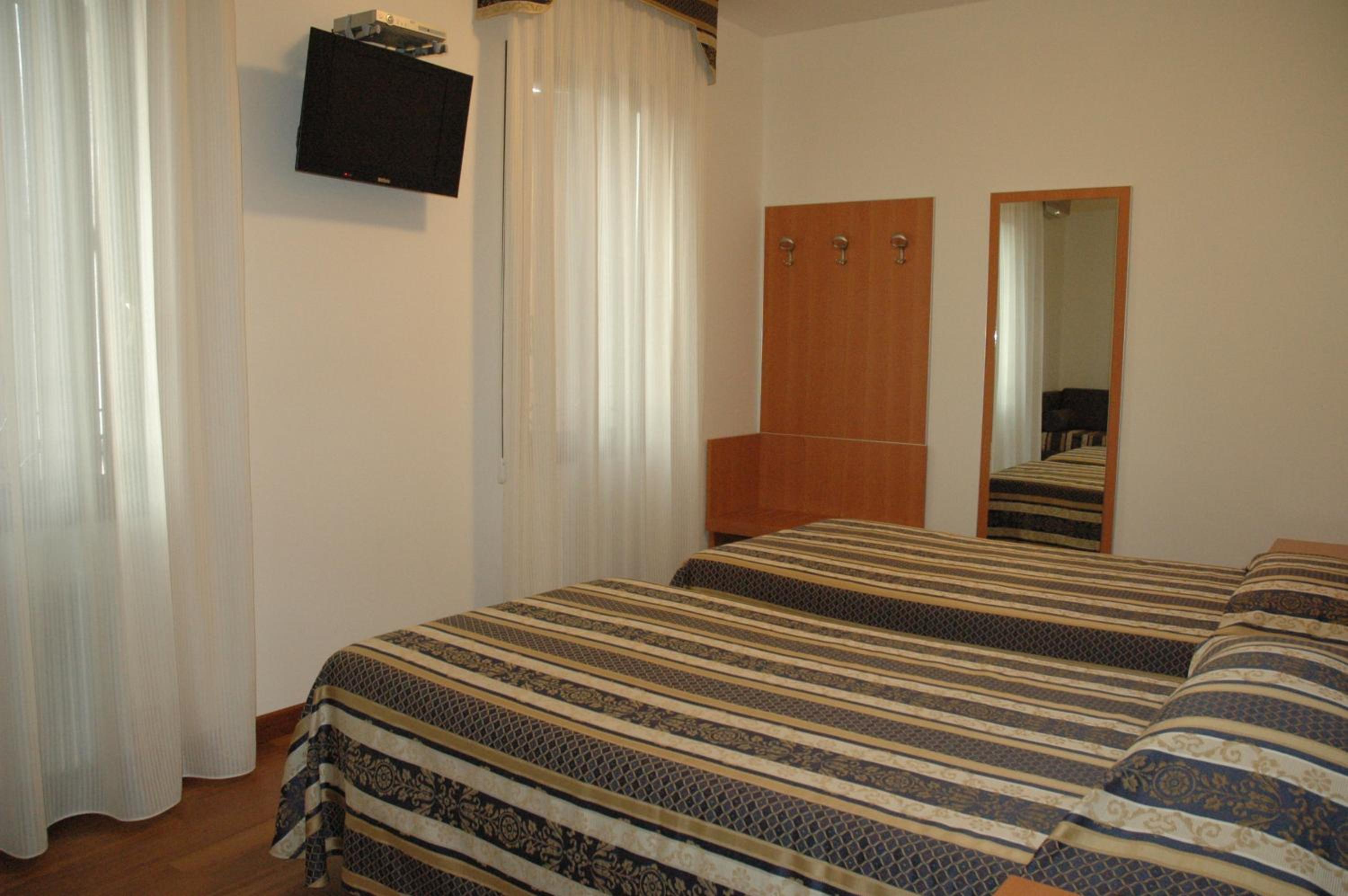 Superior Twin Room - Photo 3