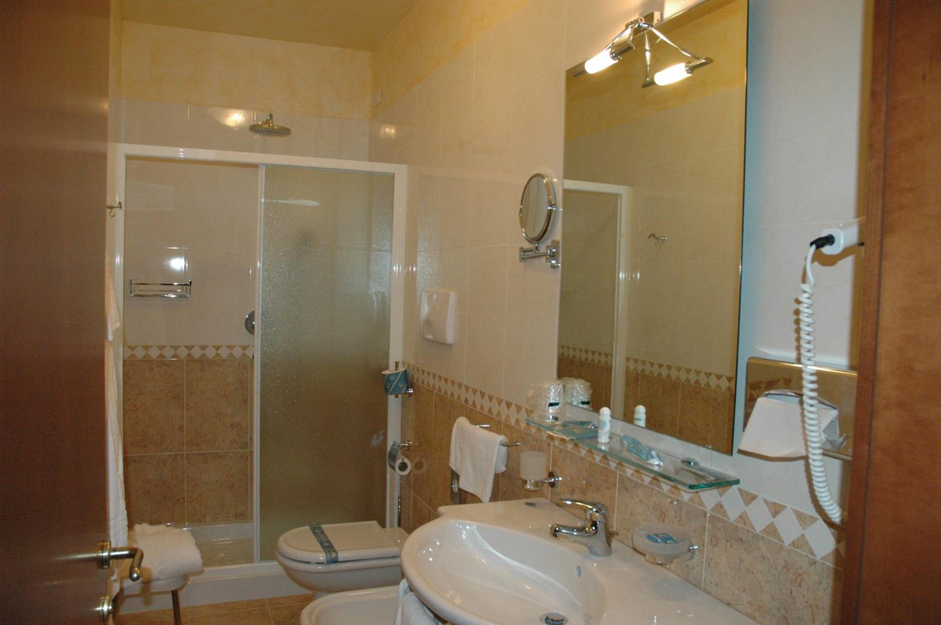 Superior Twin Room - Photo 4