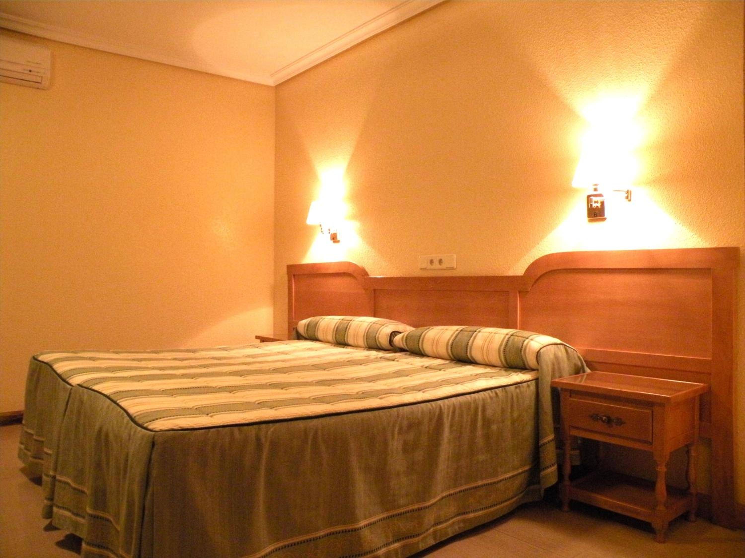 Double or Twin Room photo 2