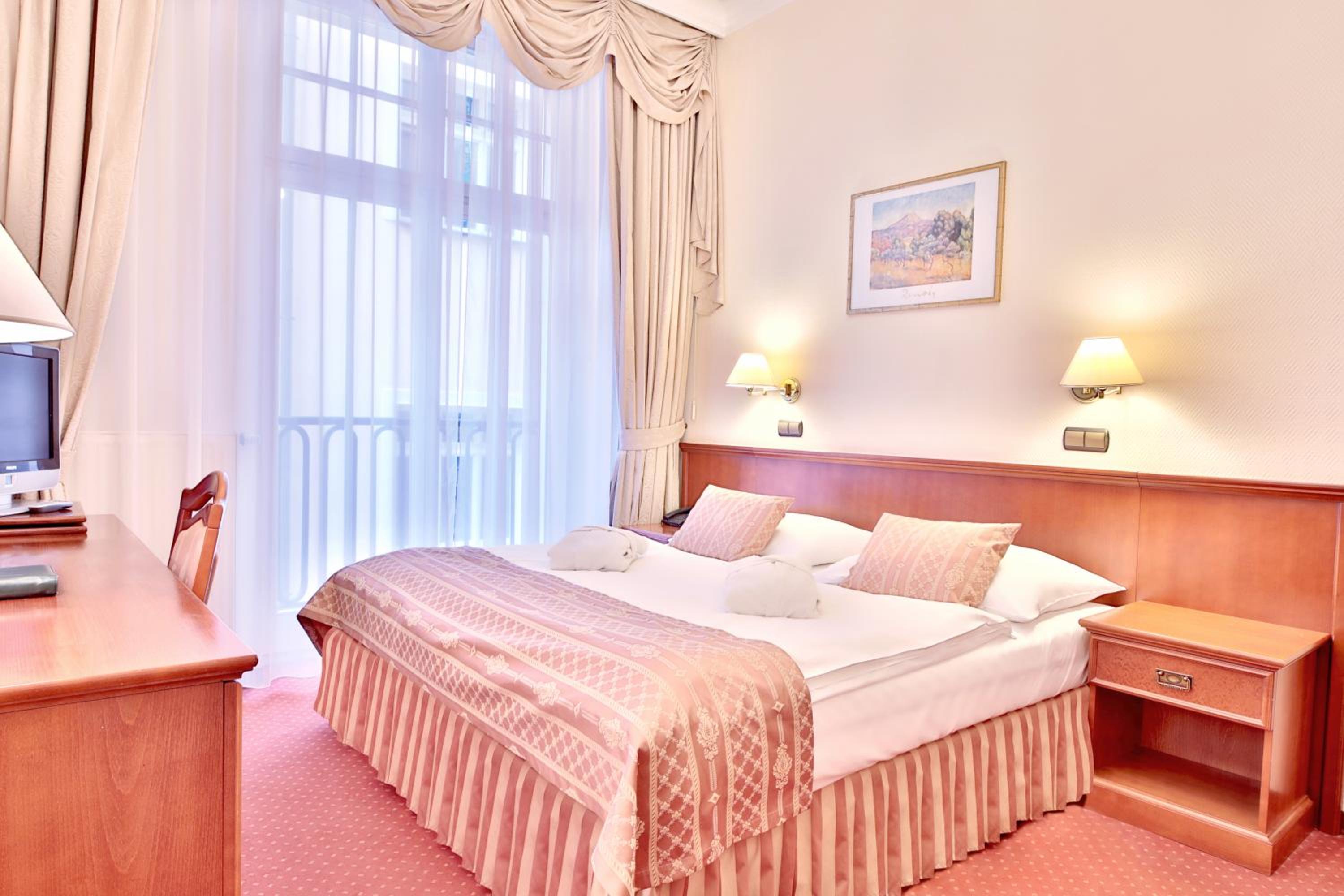 Special Offer - Superior Double or Twin Room with Romantic Package thumbnail 6
