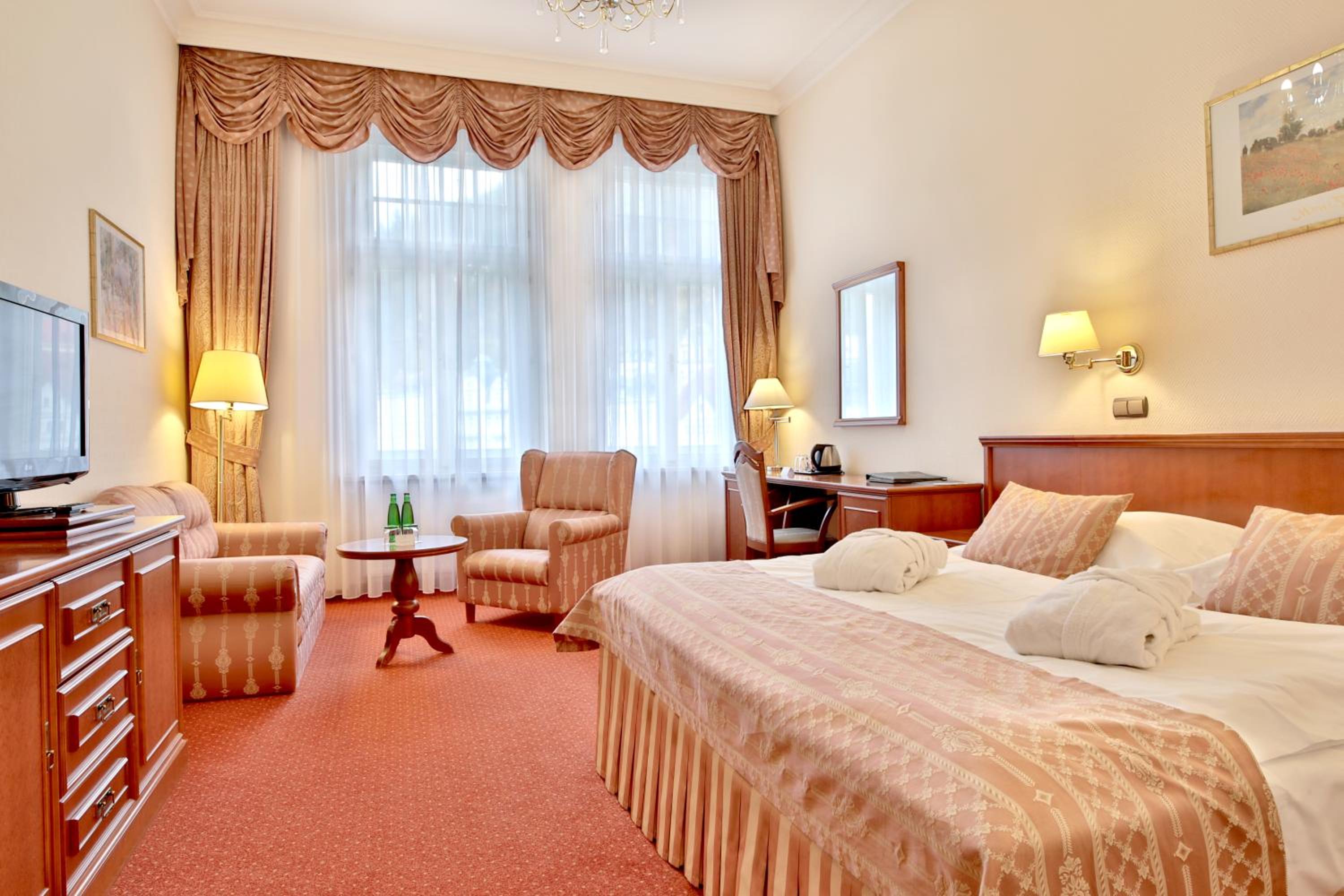 Special Offer - Superior Double or Twin Room with City View and Romantic Package