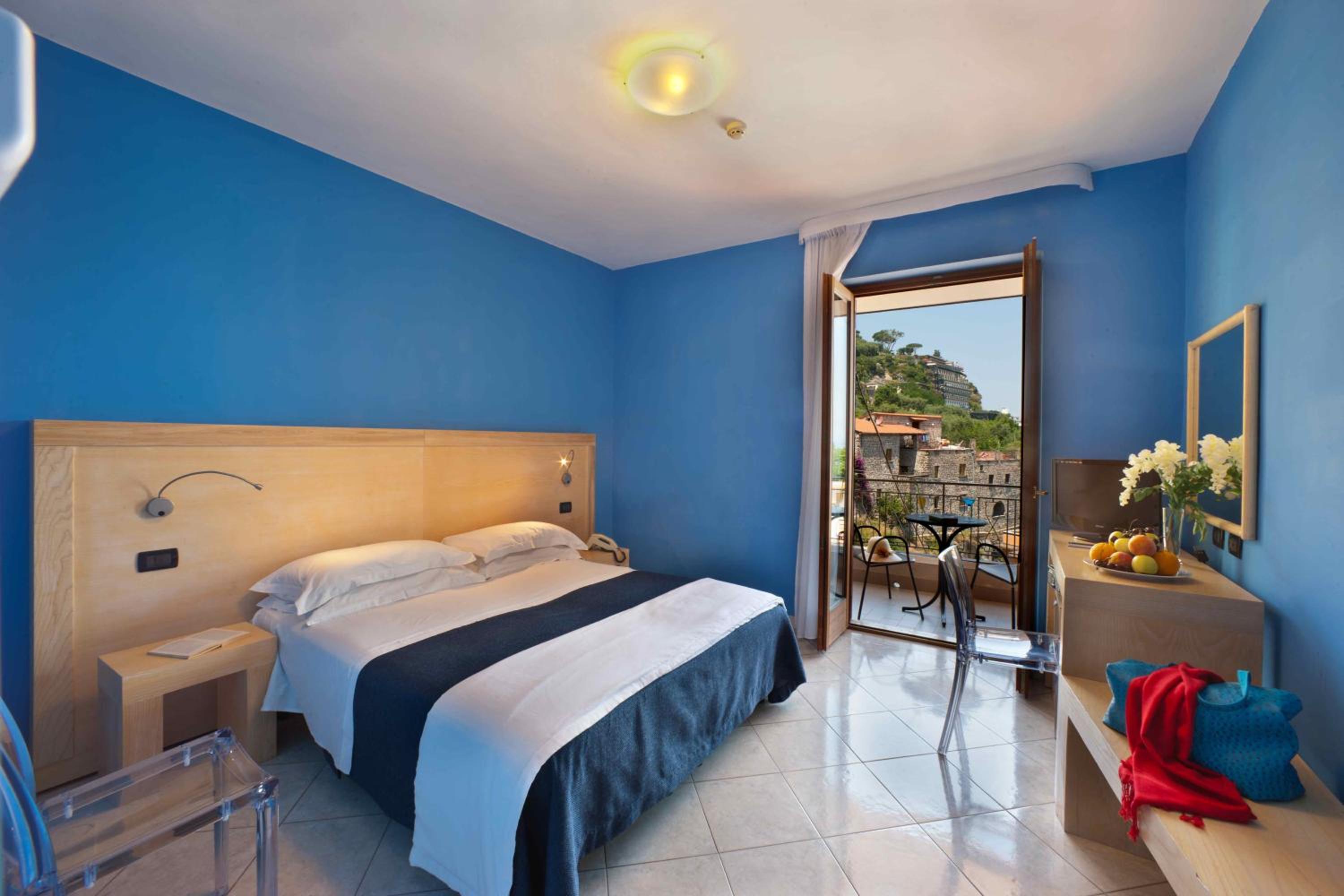 Comfort Double Room with Sea View - Photo 3